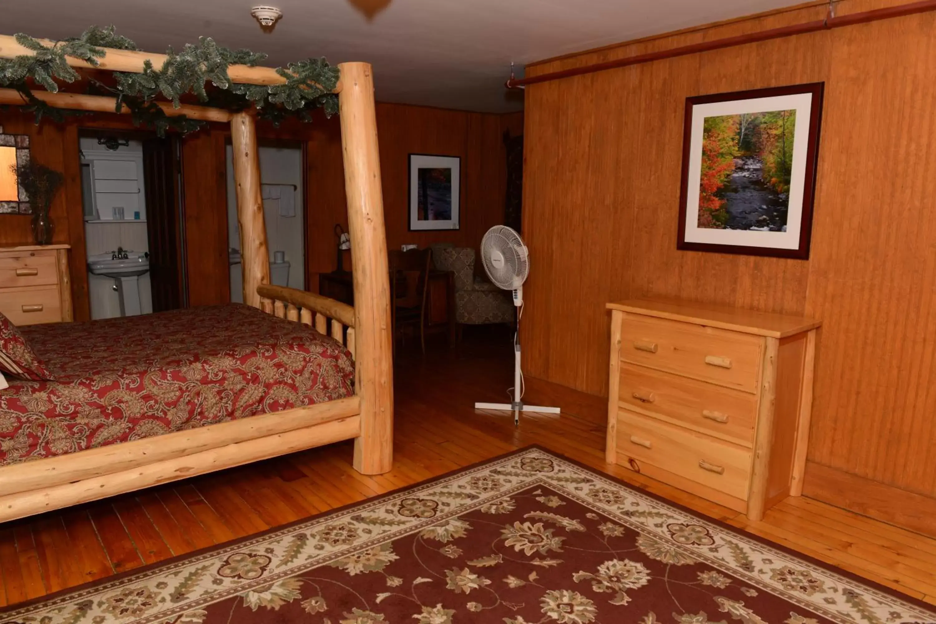 Double Room with Lake View in The Woods Inn