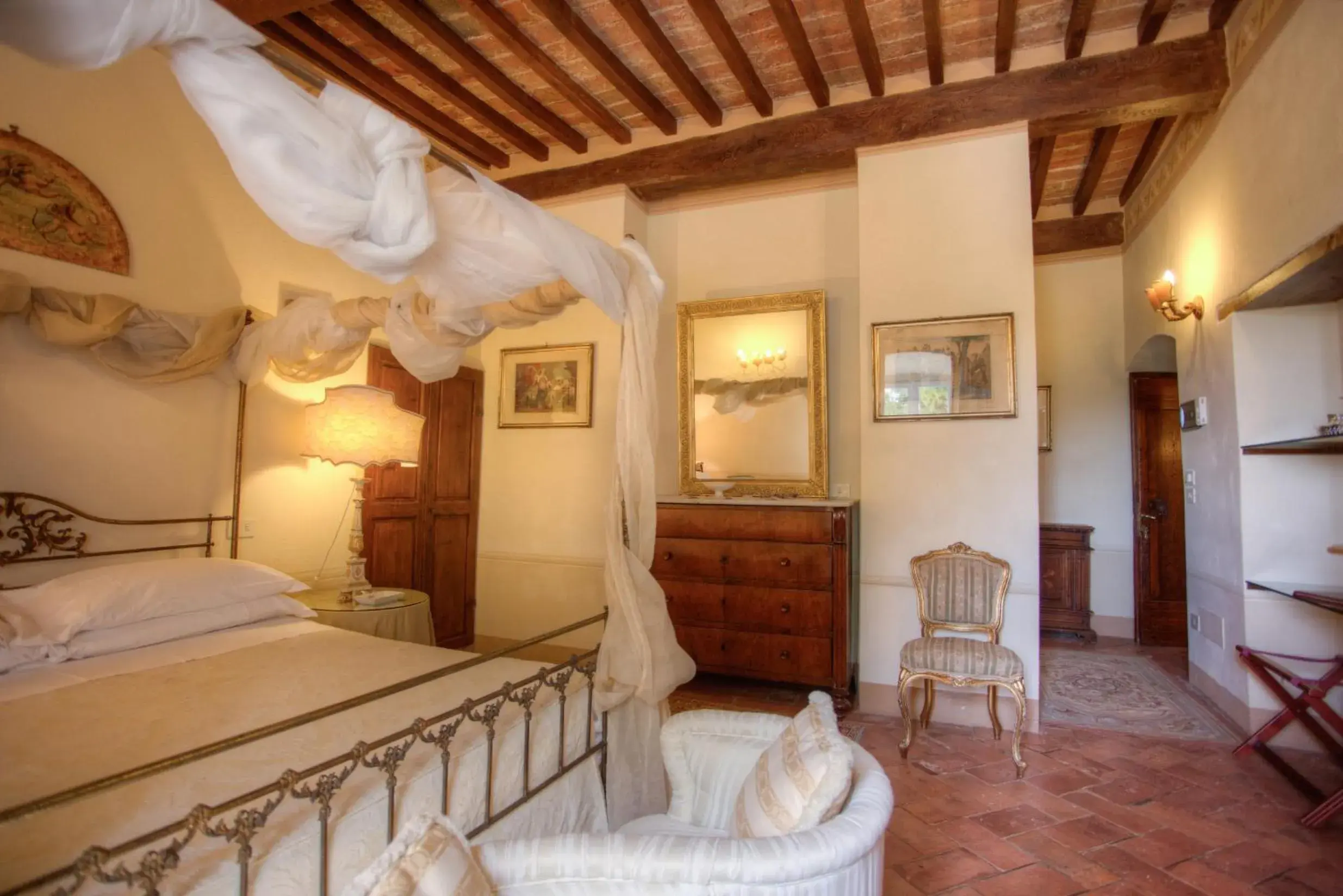 Photo of the whole room in Relais Villa Baldelli