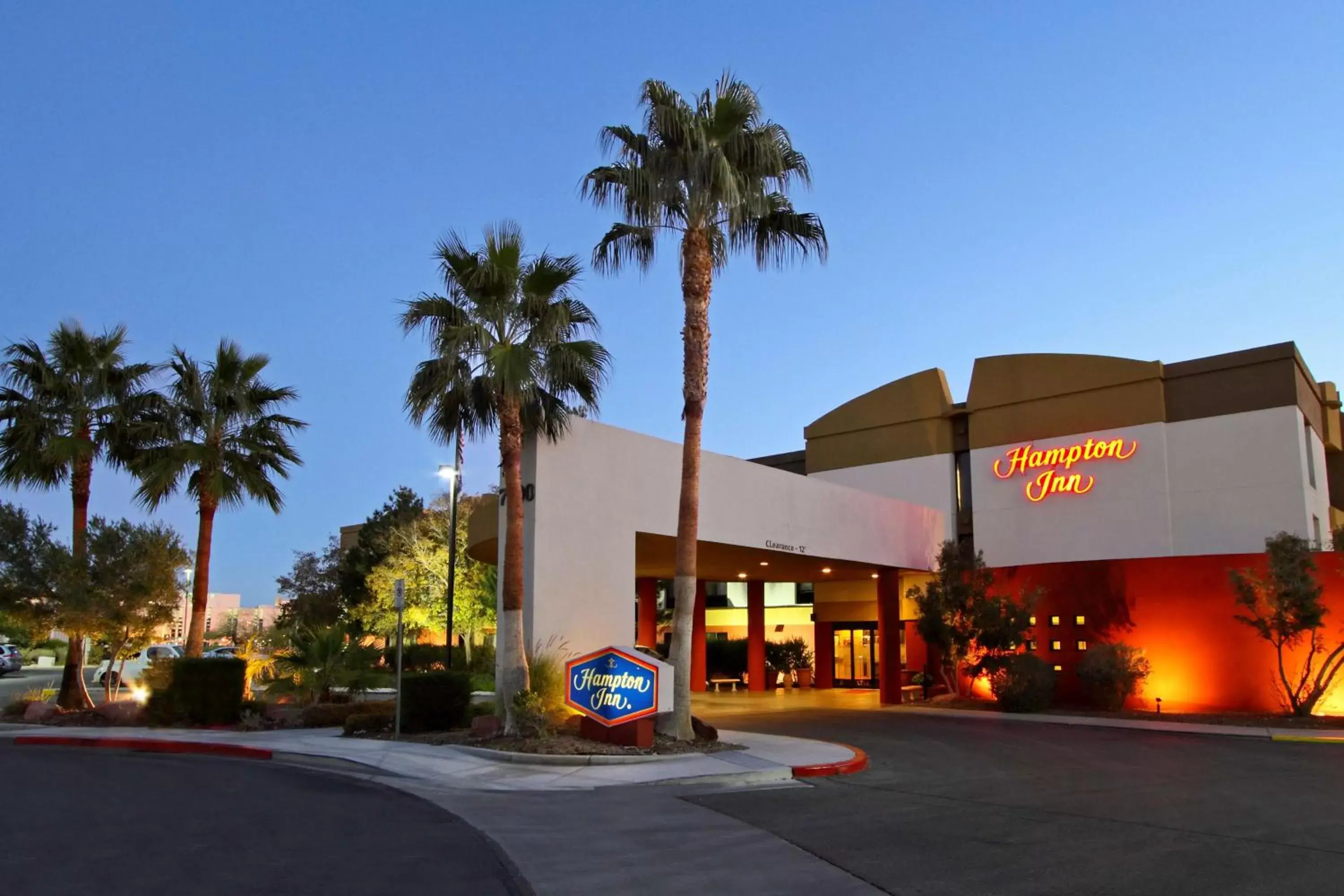 Property Building in Hampton Inn Las Vegas/Summerlin