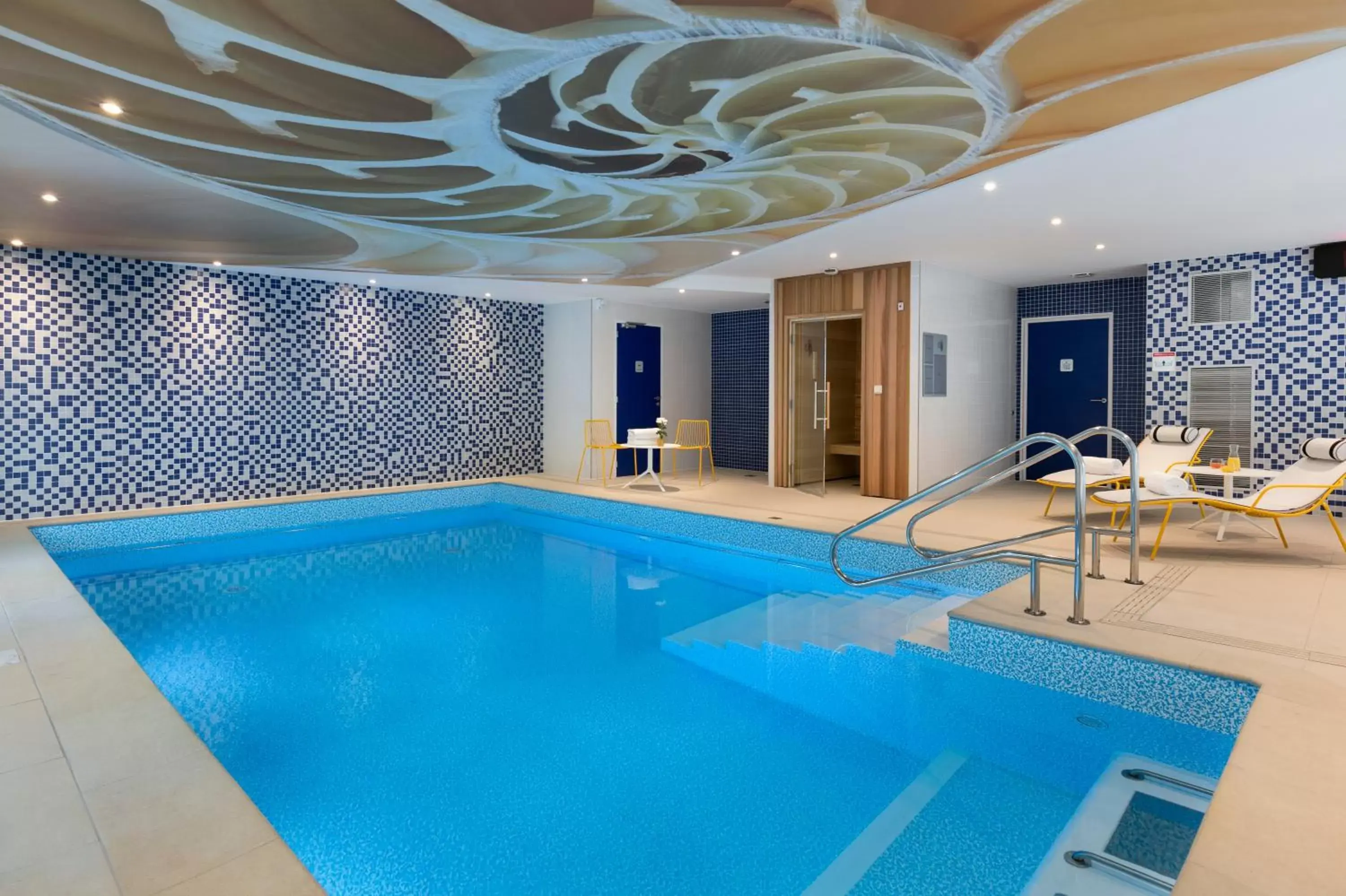 Sauna, Swimming Pool in Citadines Confluent Nantes