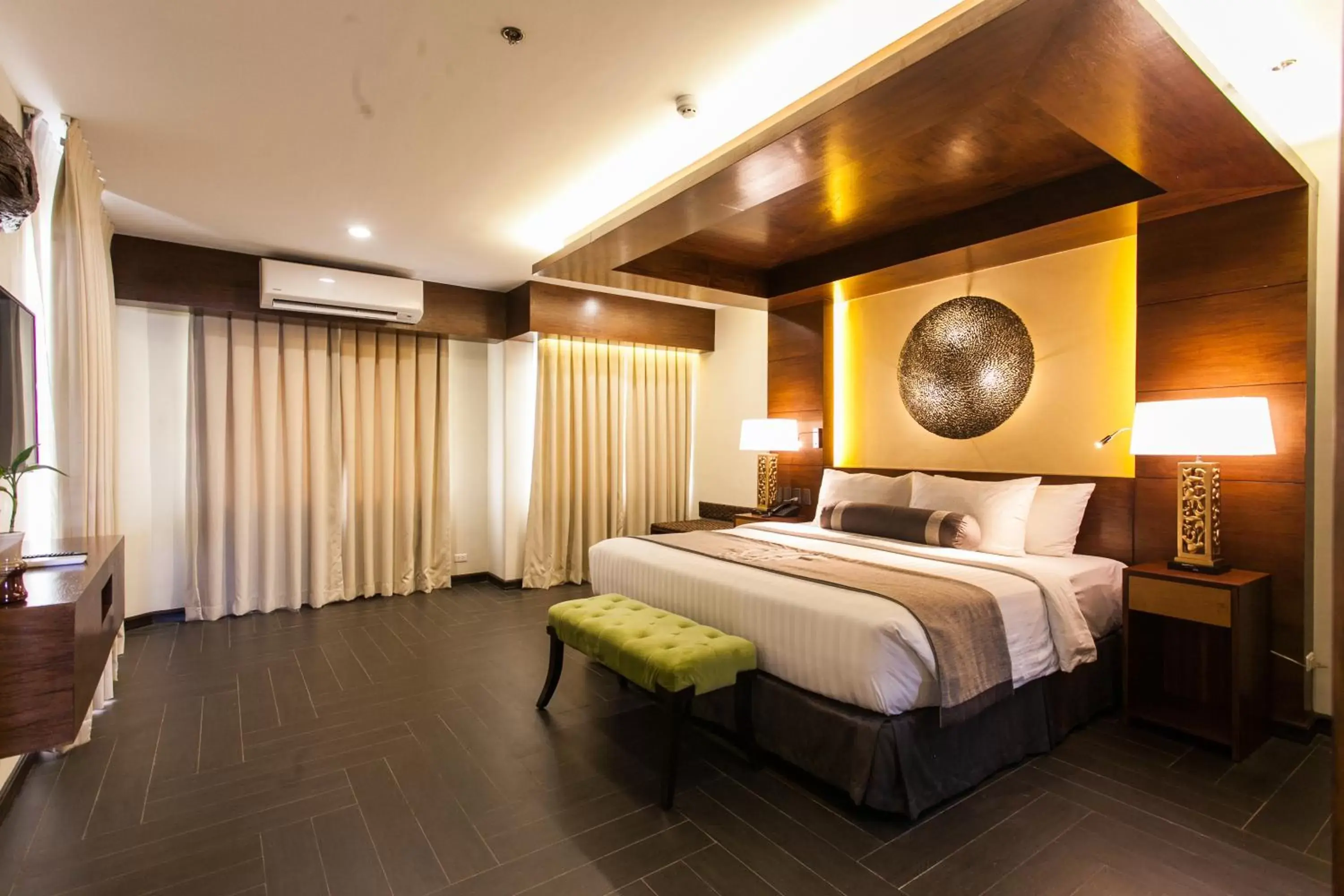 Photo of the whole room, Bed in Cebu White Sands Resort and Spa