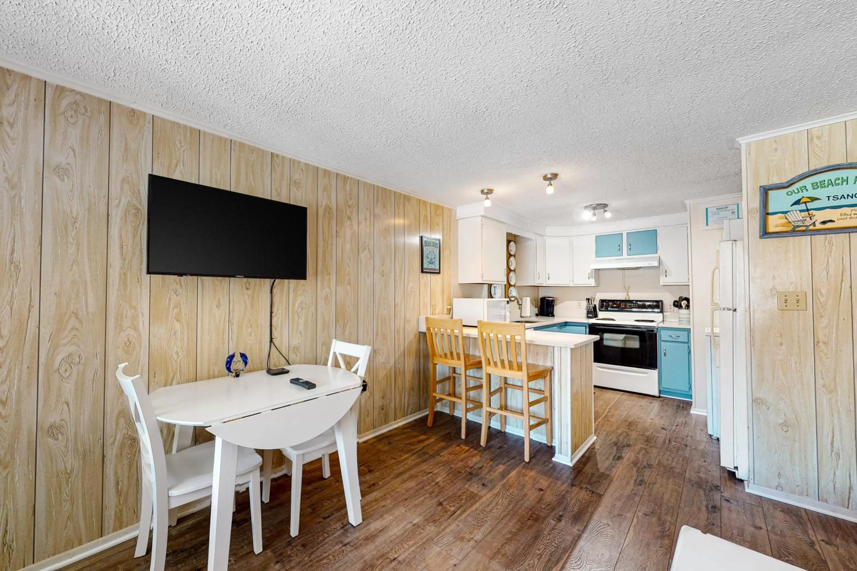 Dining Area in Ocean Point II
