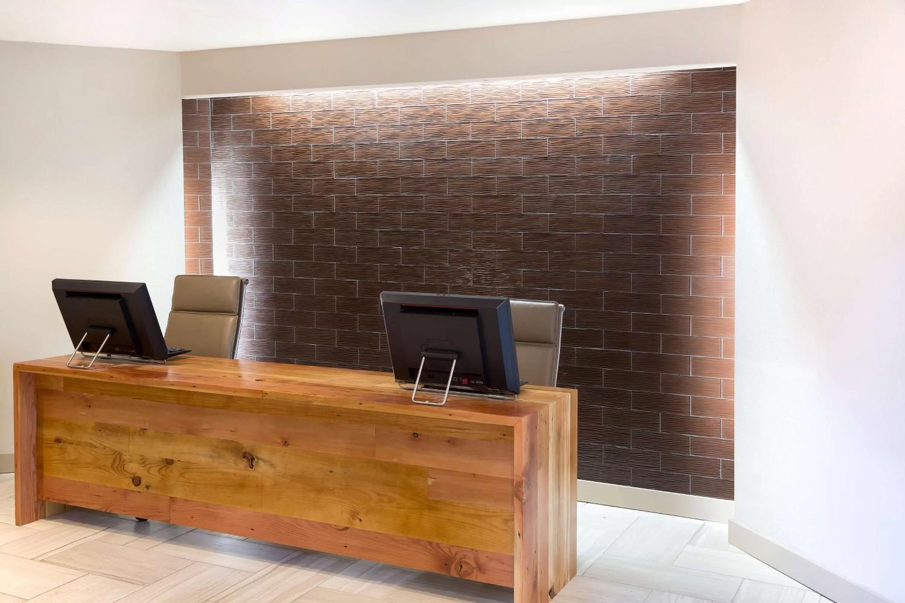 Business facilities in DoubleTree Suites by Hilton Nashville Airport