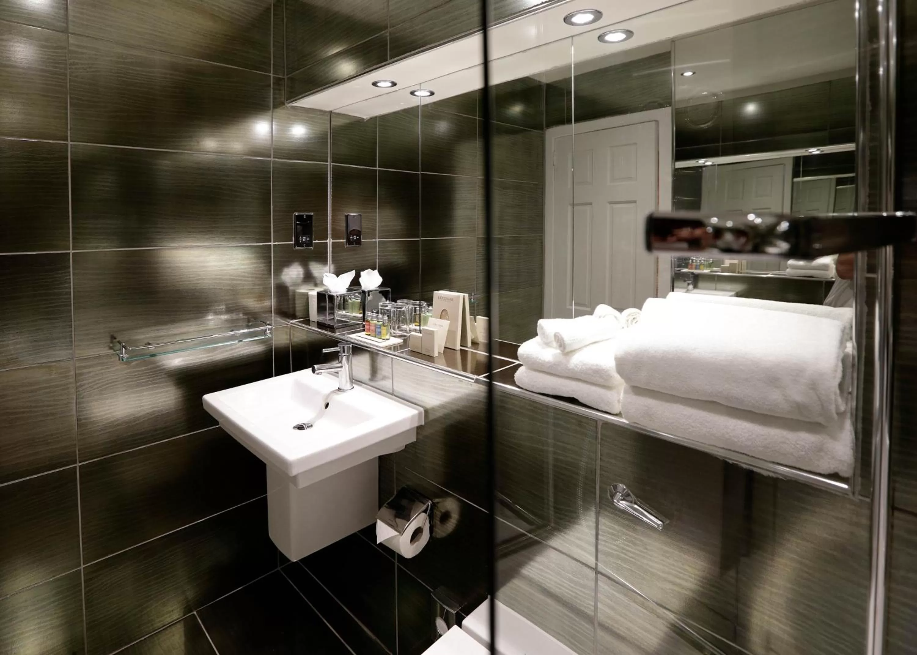 Bathroom in Nira Caledonia