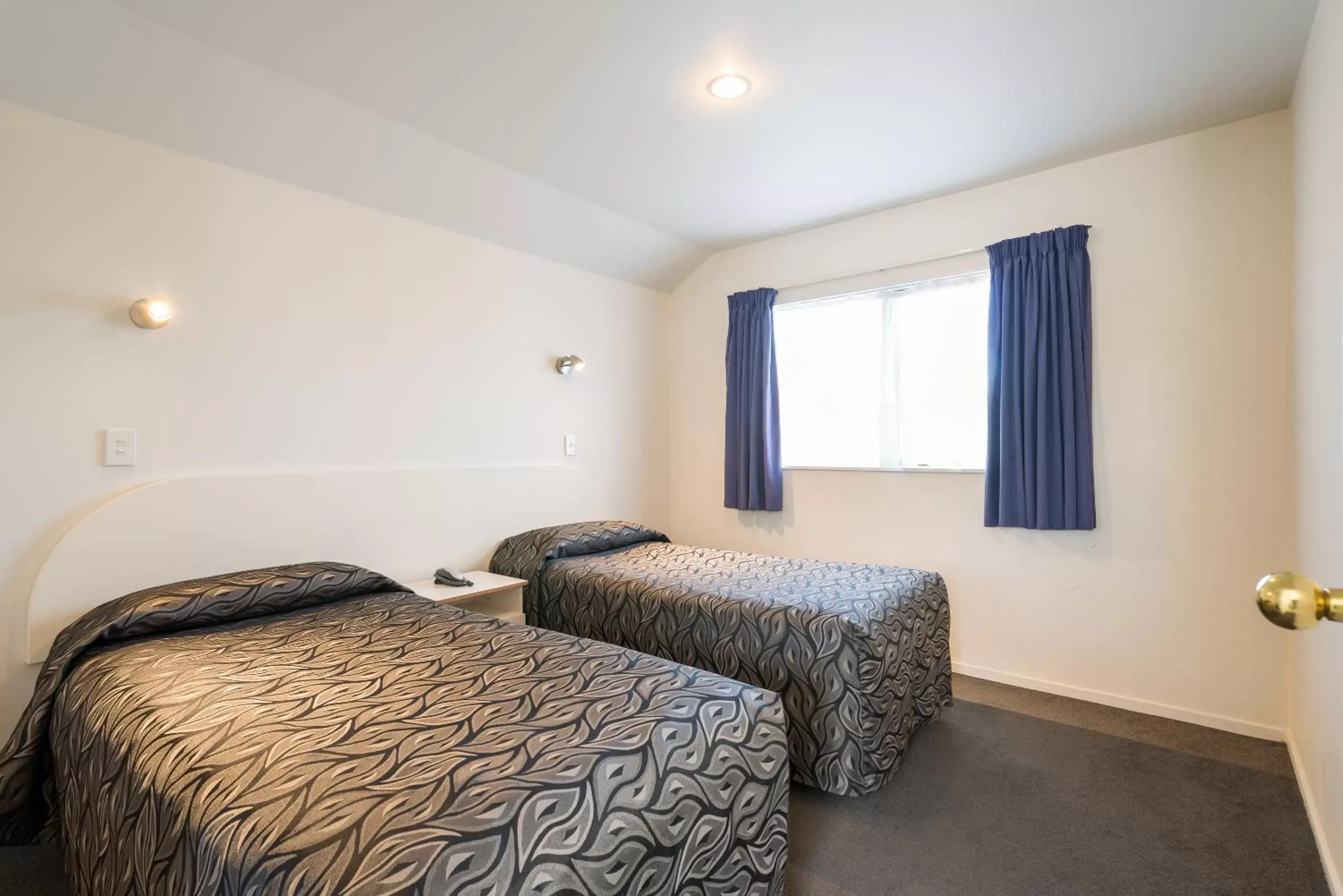 Bedroom, Bed in Annabelle Court Motel