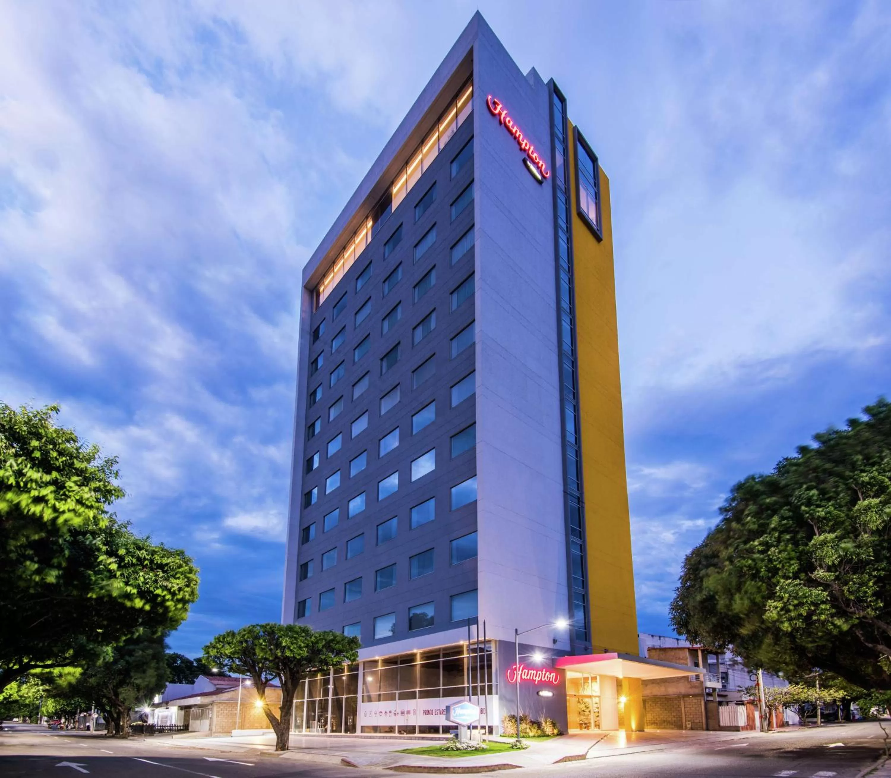 Property building in Hampton By Hilton Cucuta