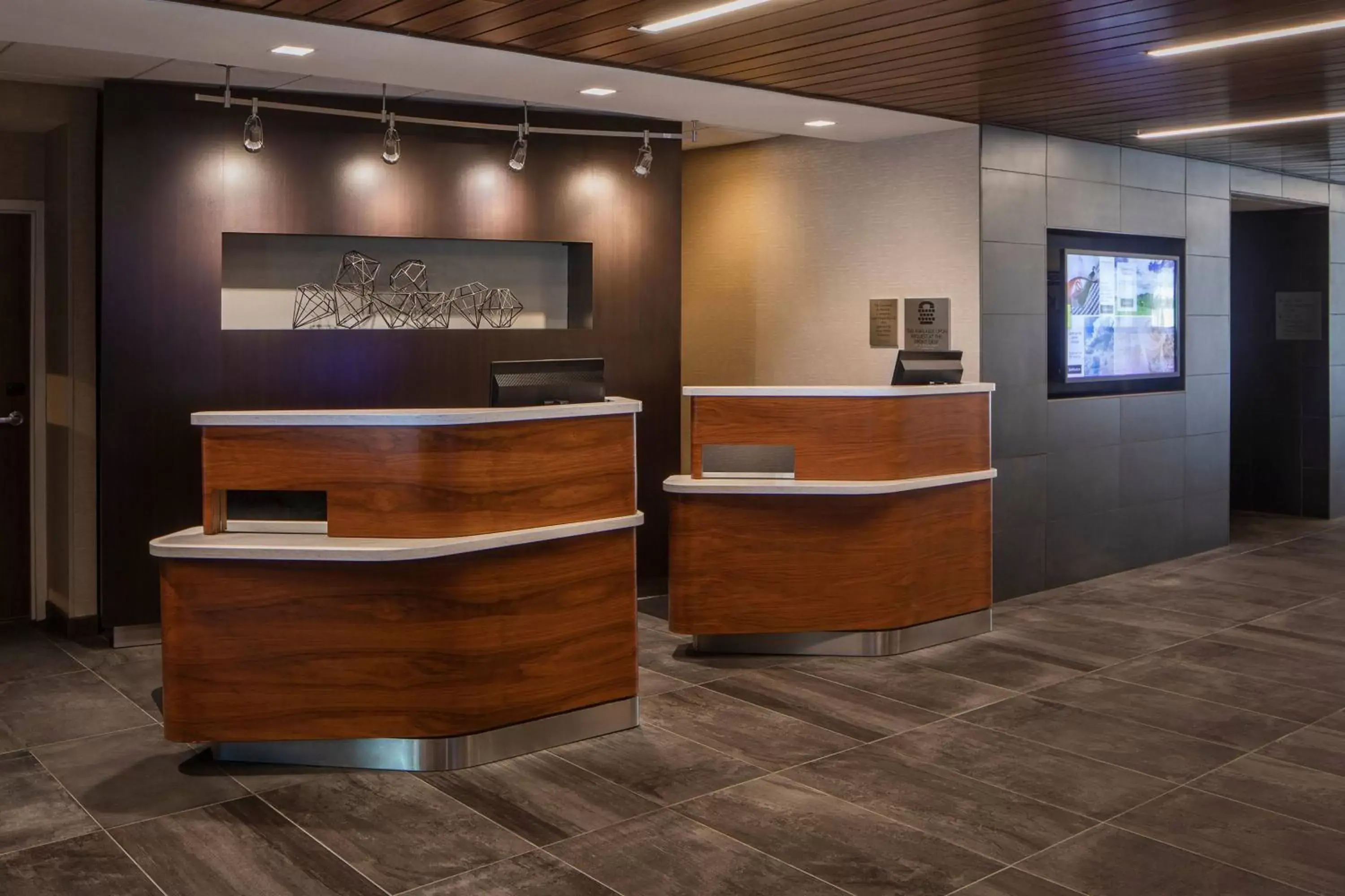 Property building, Lobby/Reception in Courtyard Cincinnati Airport South/Florence