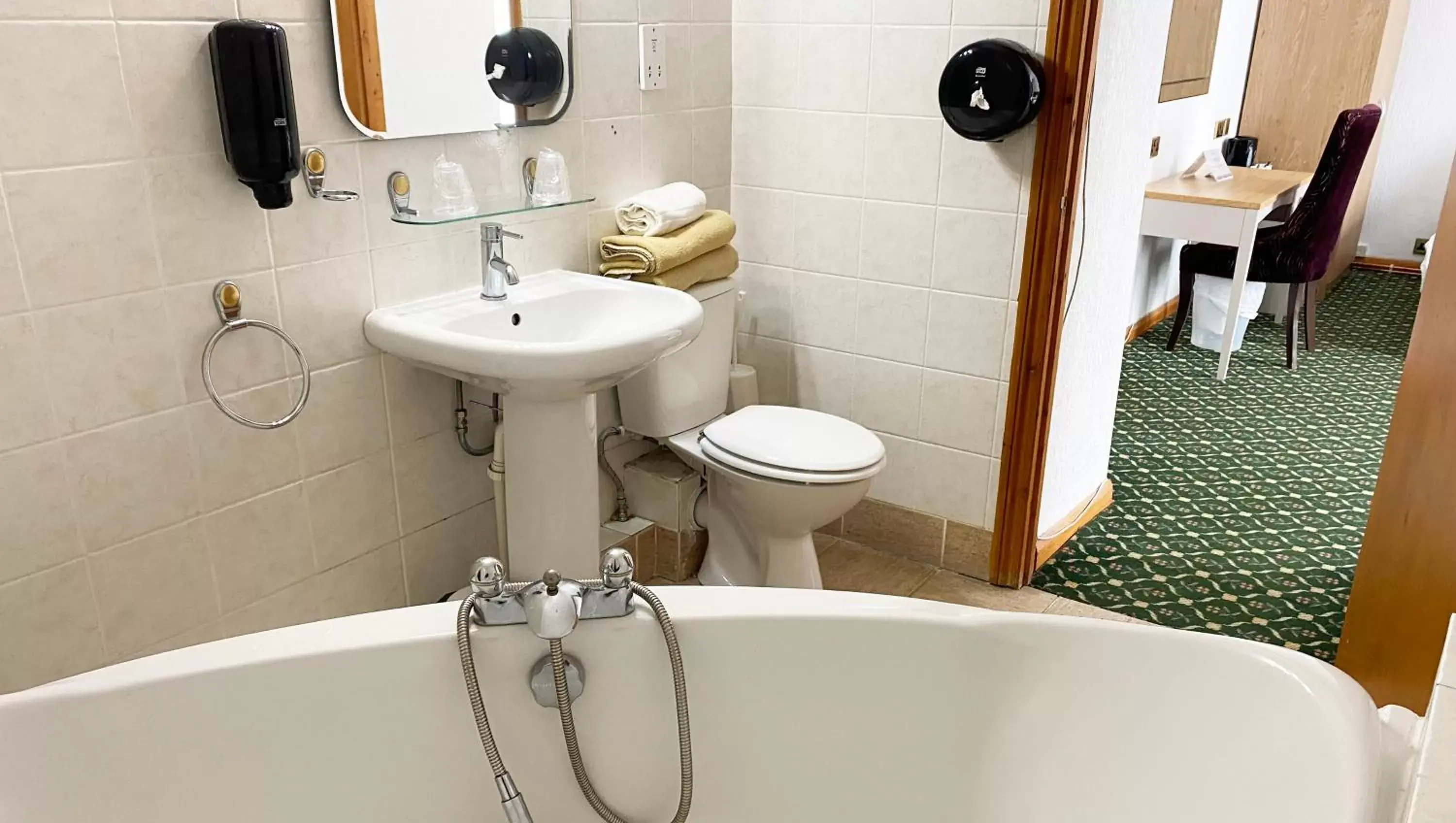 Bathroom in Magnuson Hotel Sandy Lodge Newquay
