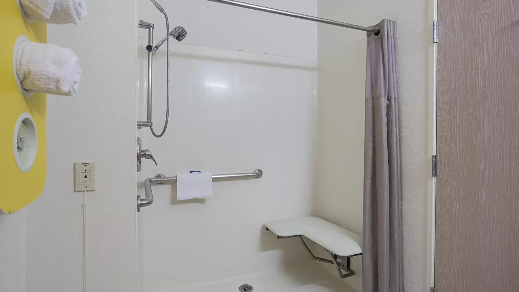 Shower, Bathroom in Motel 6-Page, AZ