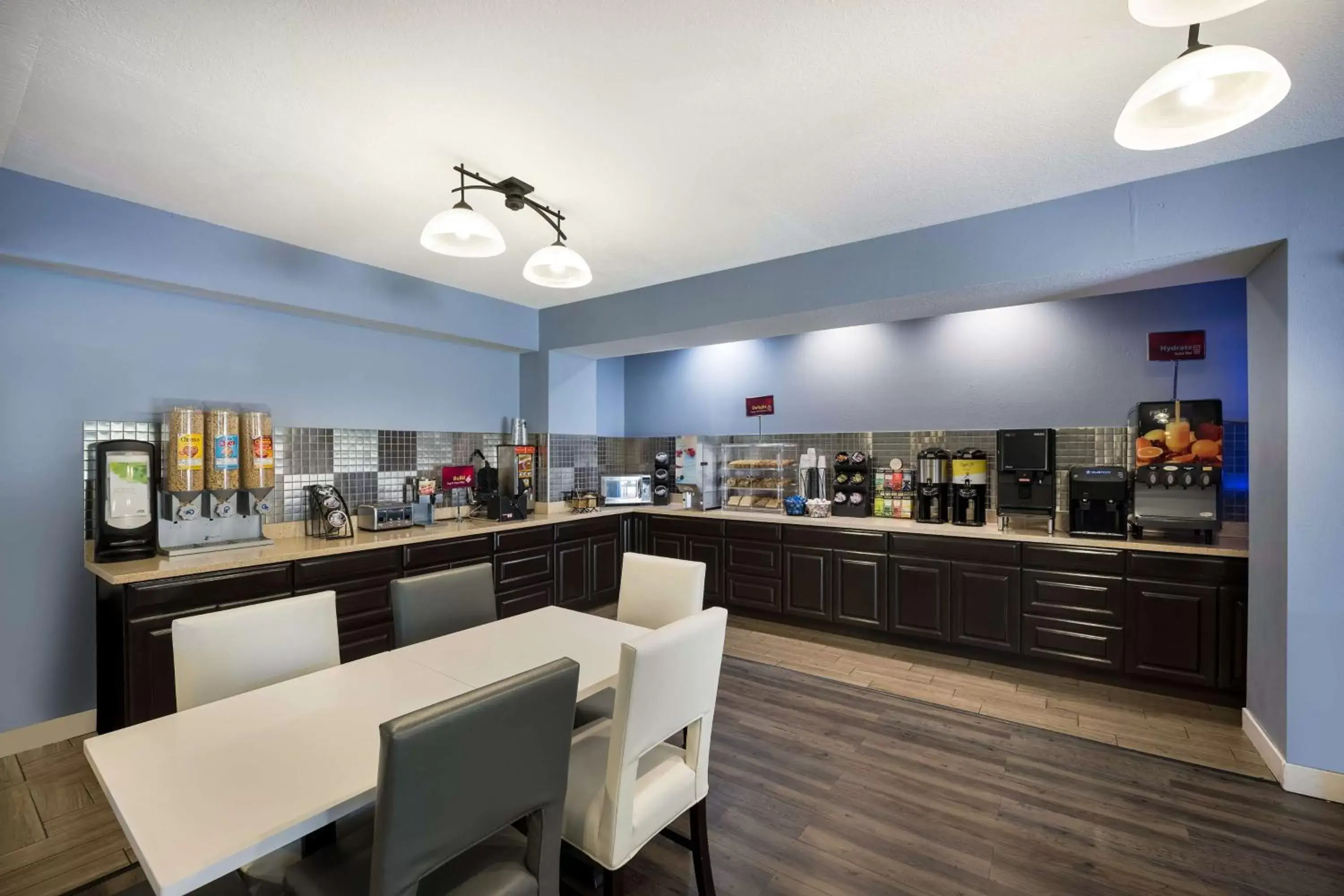 Restaurant/Places to Eat in Best Western University Inn and Suites