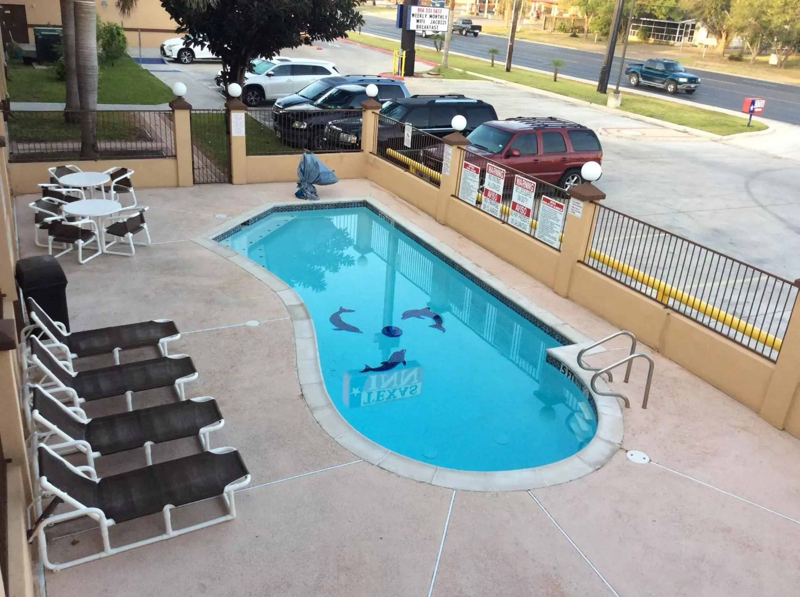 Swimming pool, Pool View in Texas Inn - Welasco/Mercedes