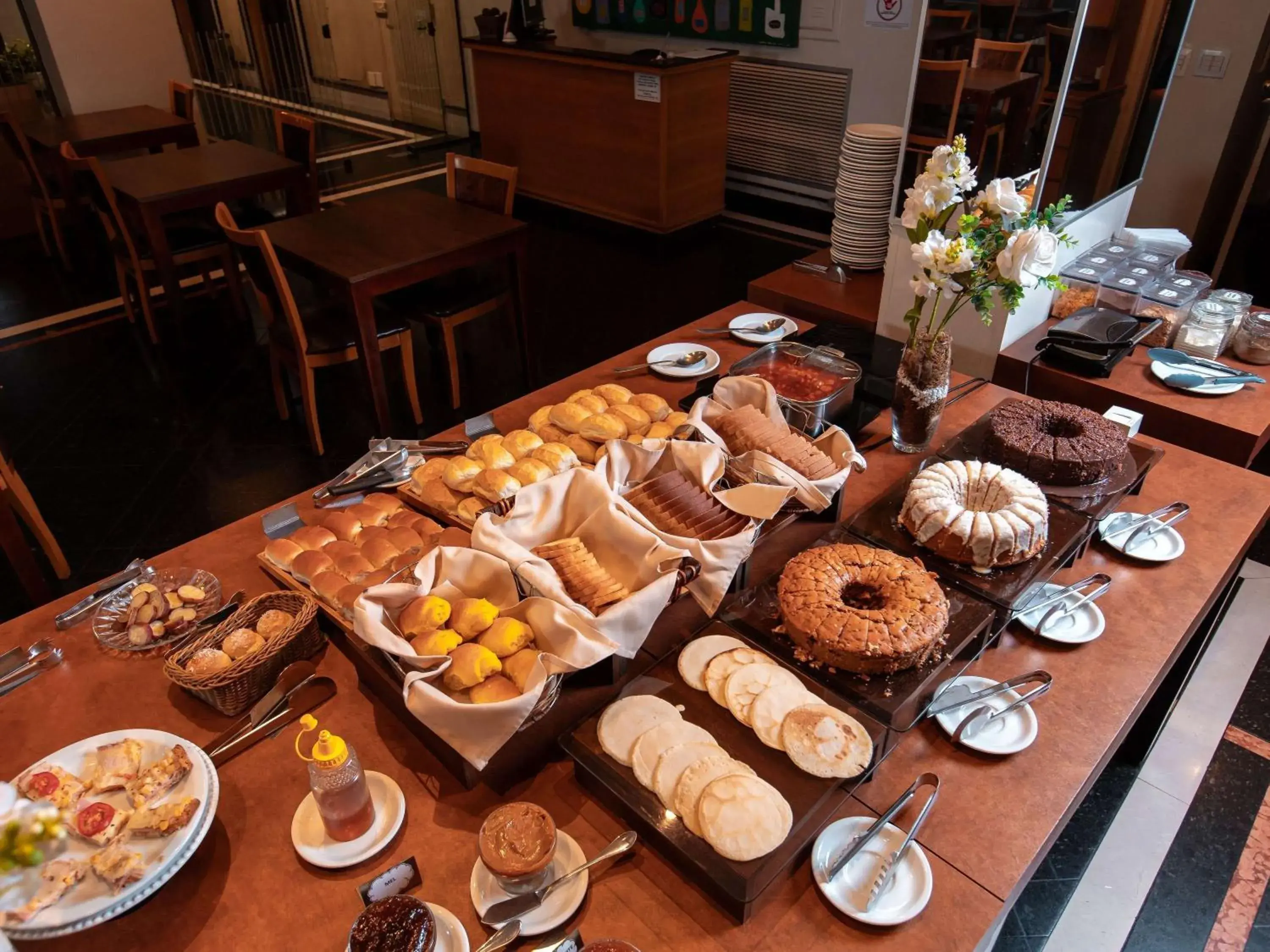 Breakfast in Hotel Portal D'Oeste