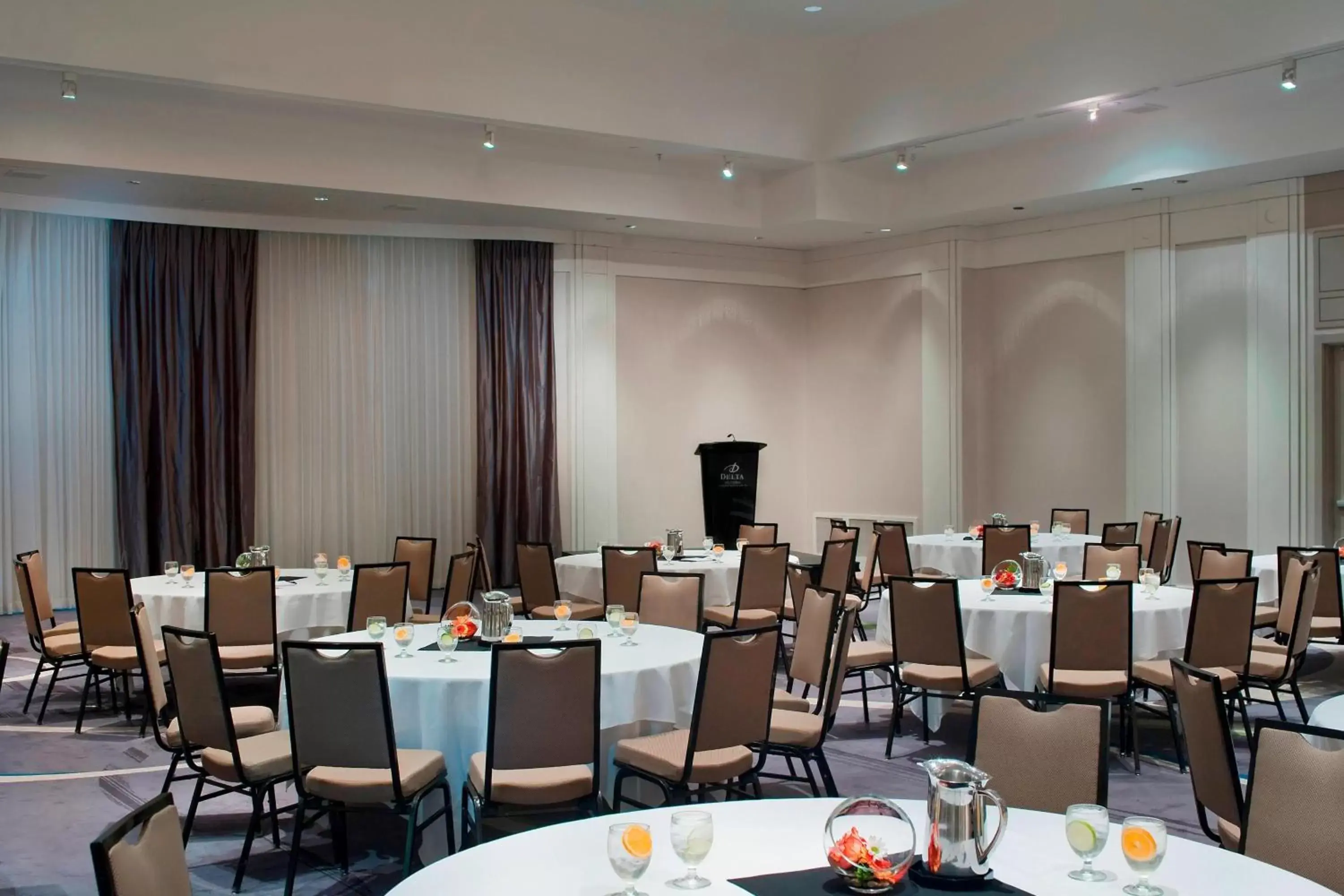 Meeting/conference room, Restaurant/Places to Eat in Delta Hotels by Marriott Victoria Ocean Pointe Resort