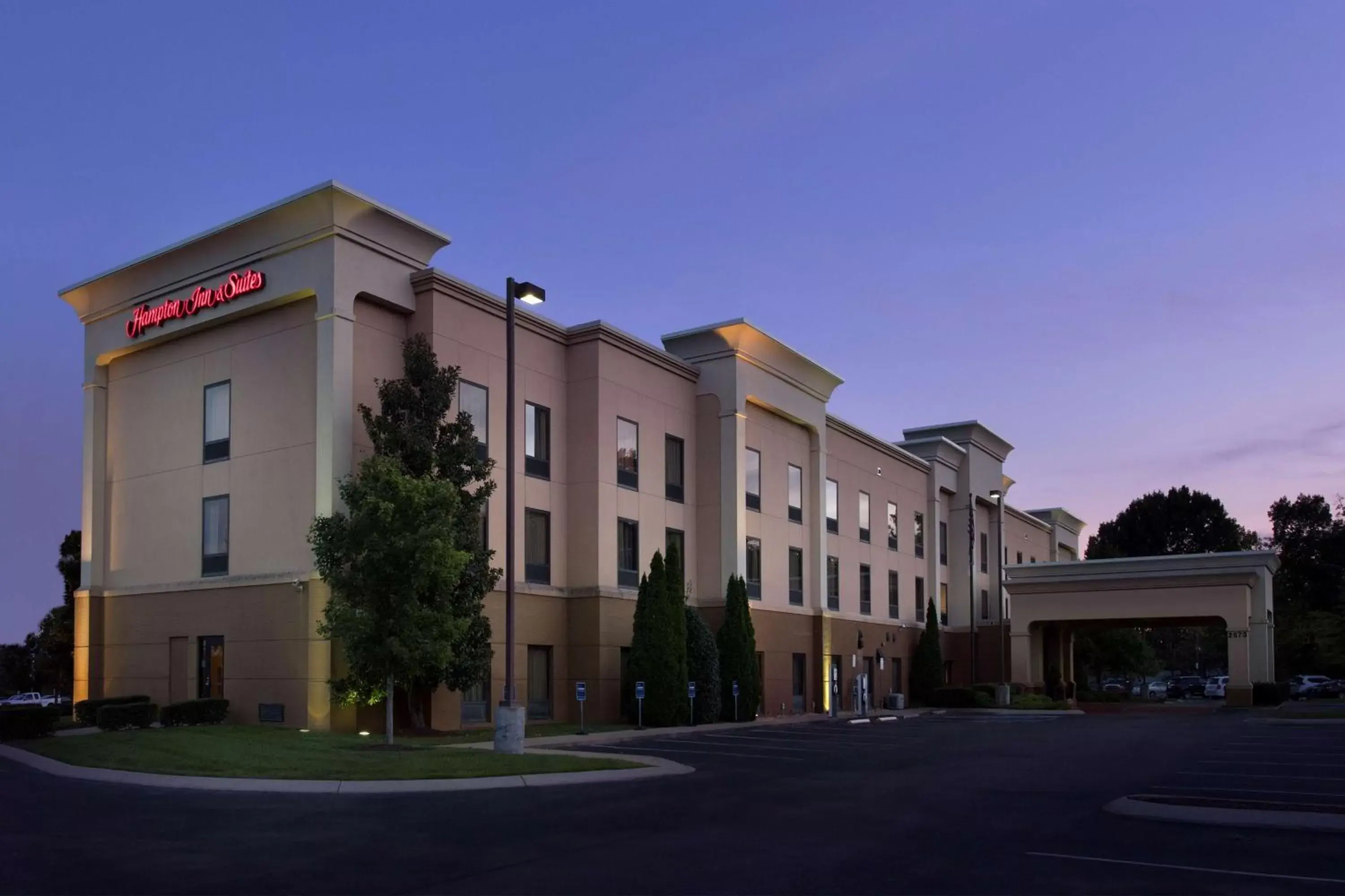 Property Building in Hampton Inn & Suites Nashville-Smyrna