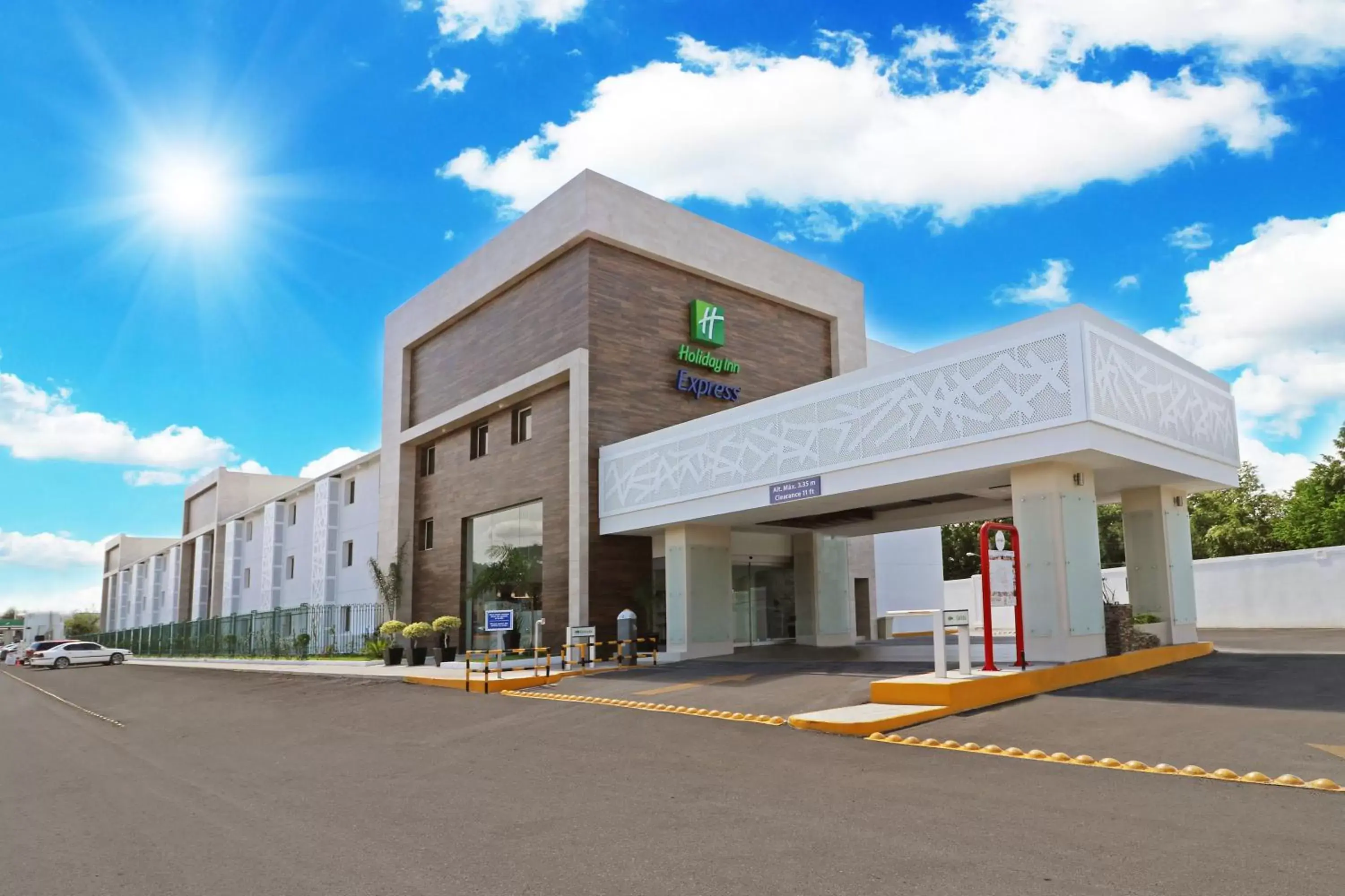 Property Building in Holiday Inn Express Piedras Negras, an IHG Hotel