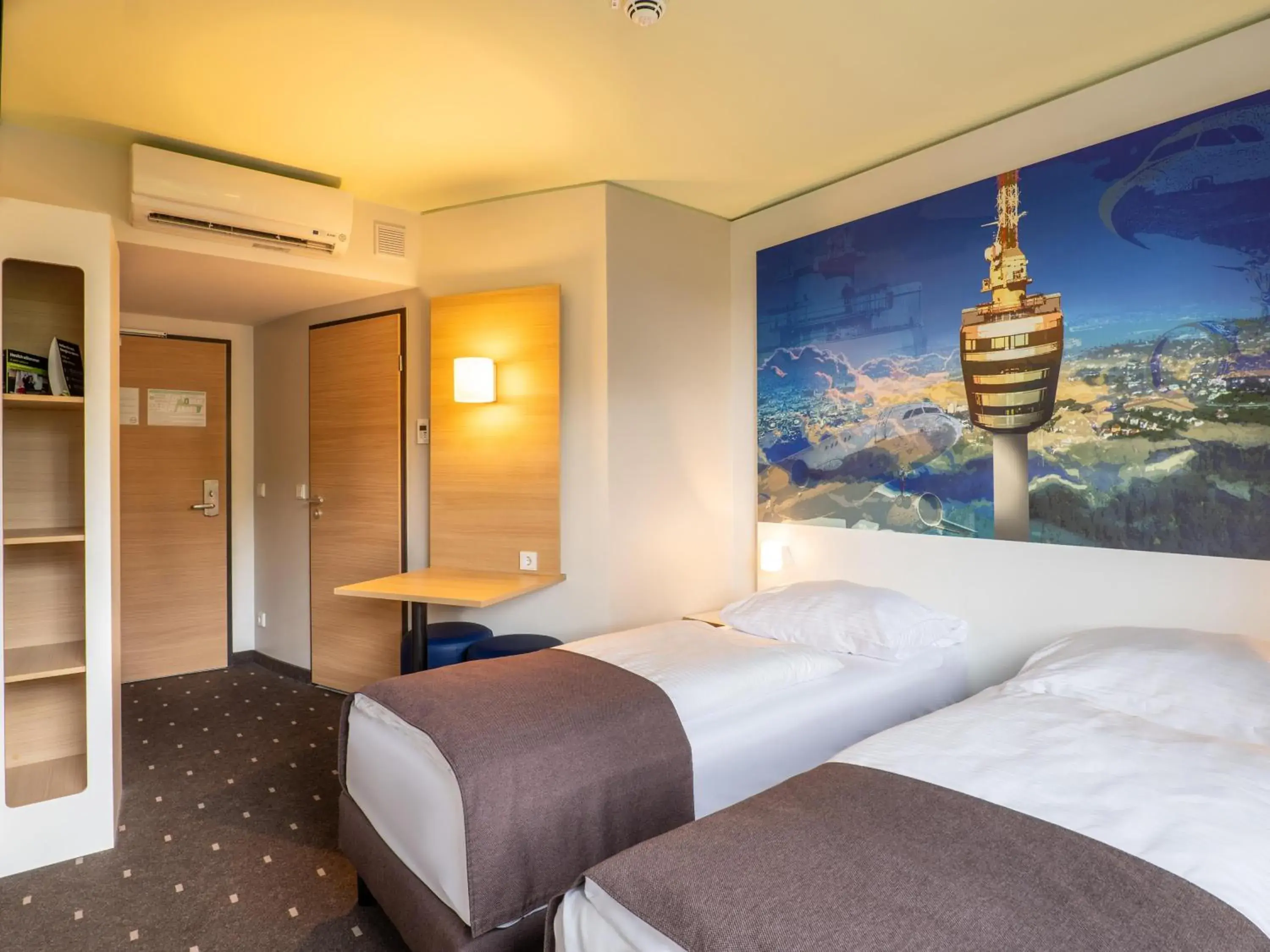 Photo of the whole room, Bed in B&B Hotel Stuttgart-Airport/Messe