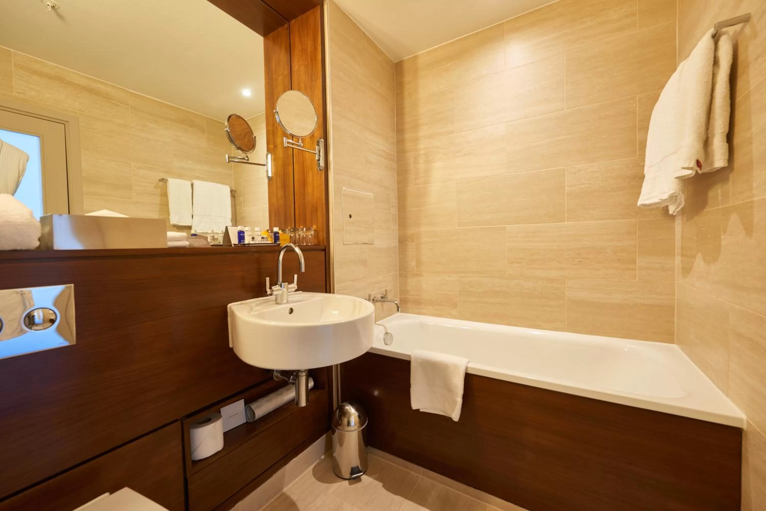 Shower in Apex City Of London Hotel