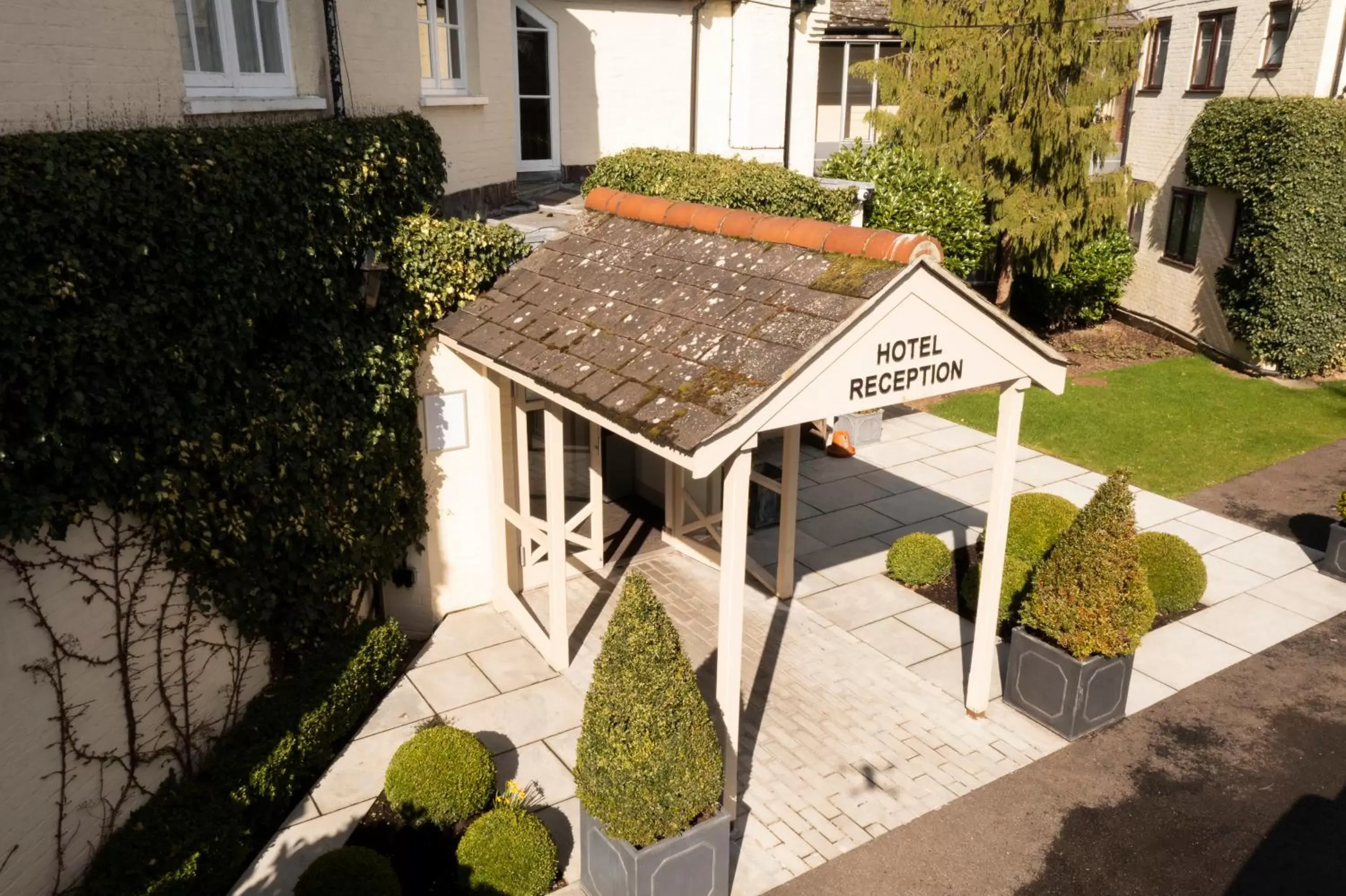 Facade/entrance in Best Western Ivy Hill Hotel