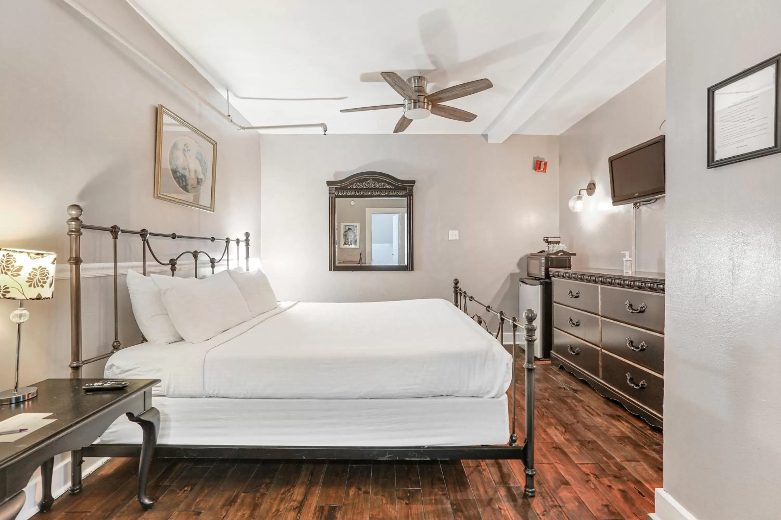 Bed in Rathbone Mansions New Orleans