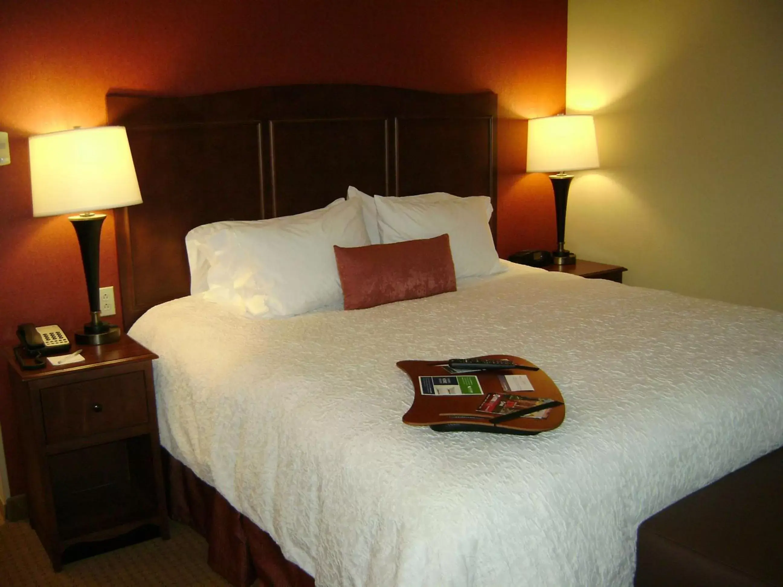 Bed in Hampton Inn & Suites - Saint Louis South Interstate 55