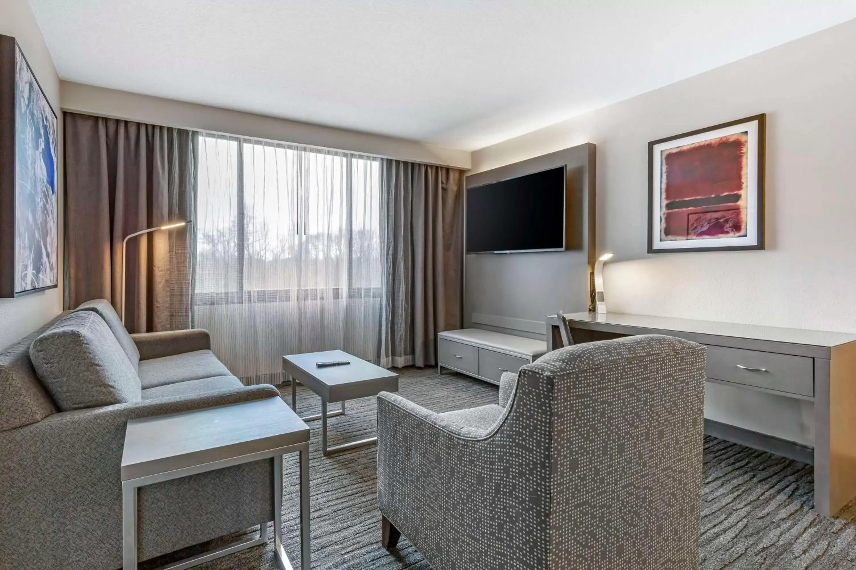 TV and multimedia, Seating Area in Best Western Premier Rockville Hotel & Suites