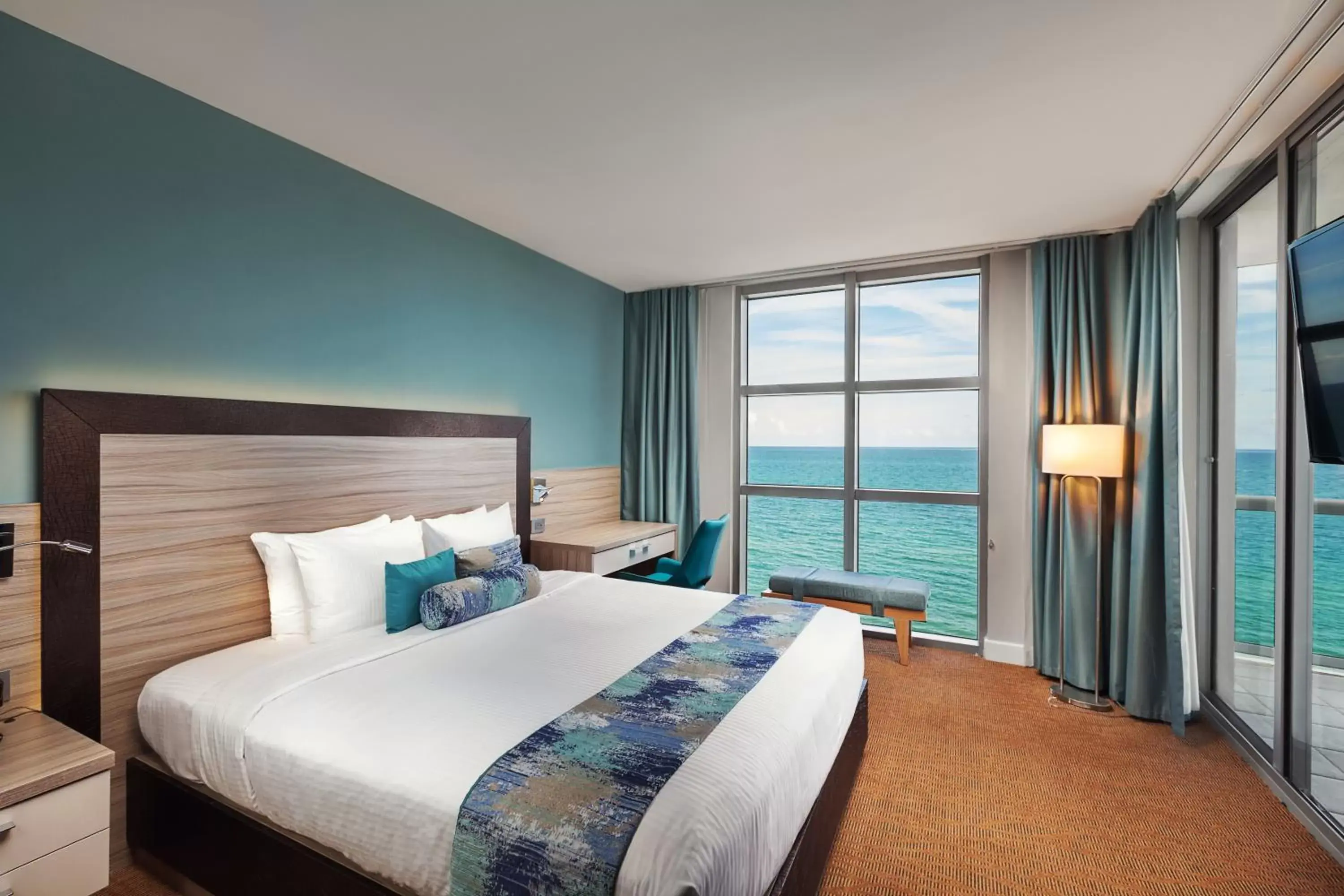 Deluxe One-Bedroom Oceanfront Suite in Marenas Beach Resort