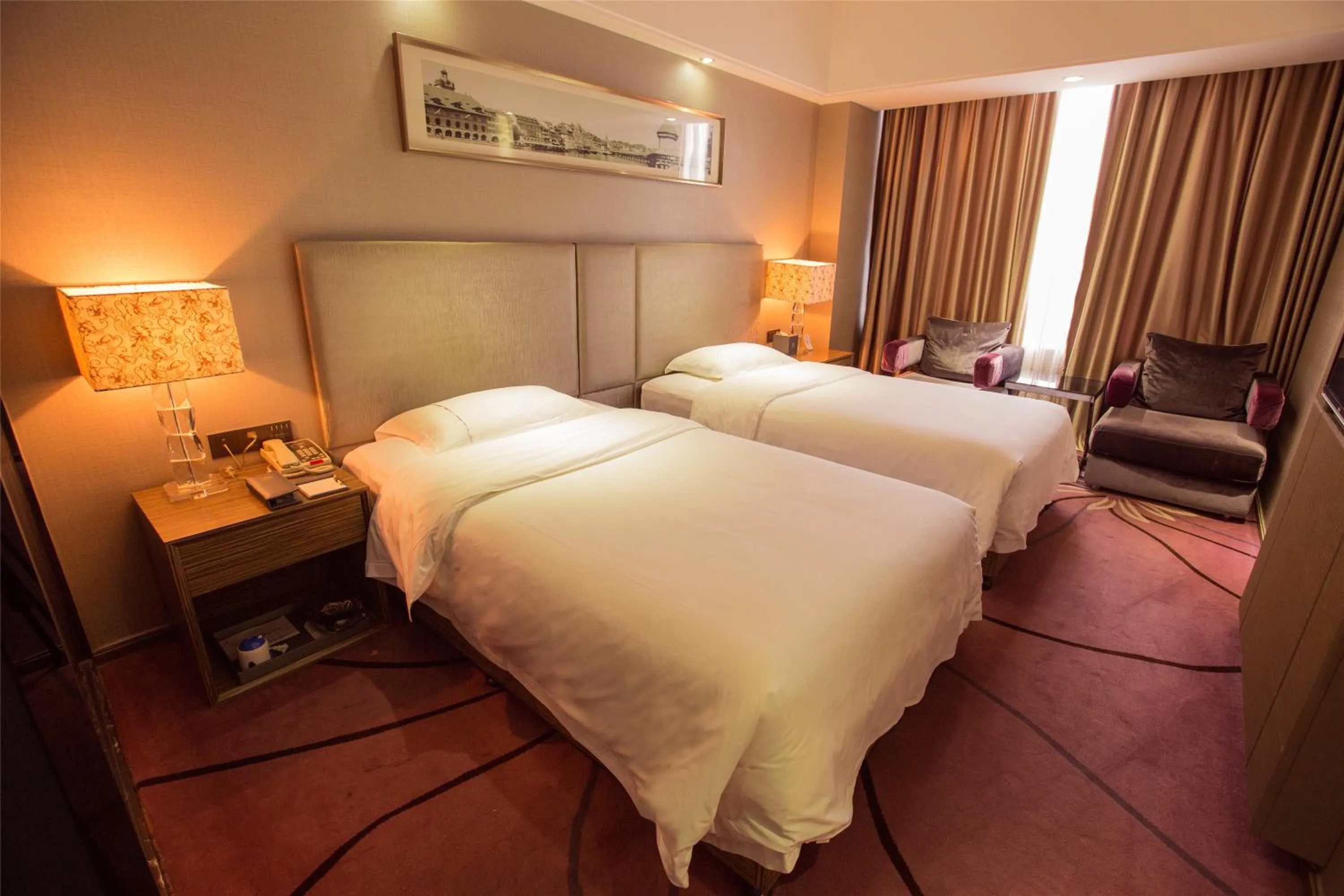 Superior Twin Room in La Perle International Hotel