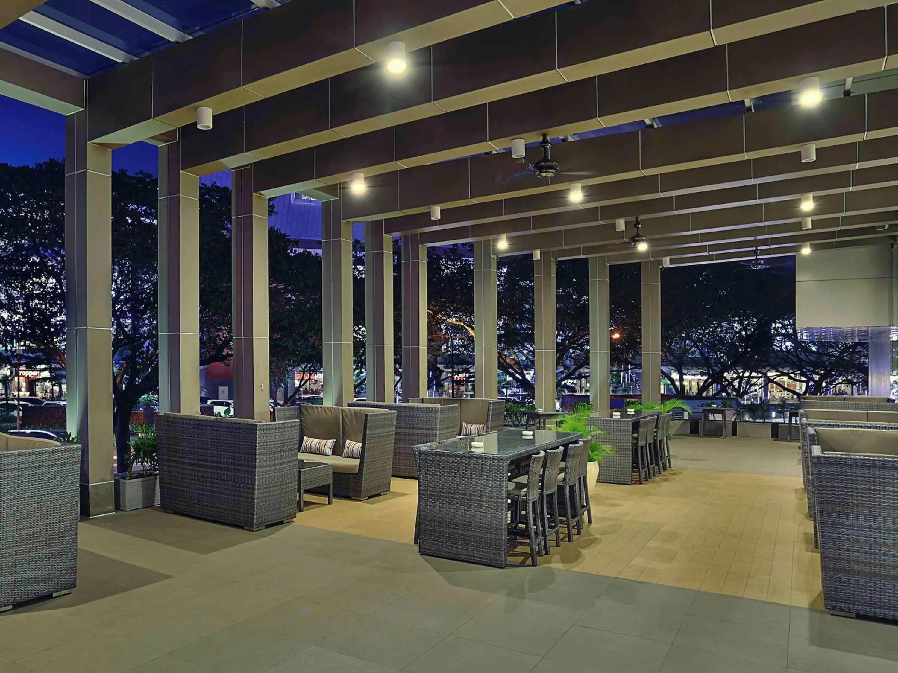 Restaurant/places to eat in Mercure Serpong Alam Sutera