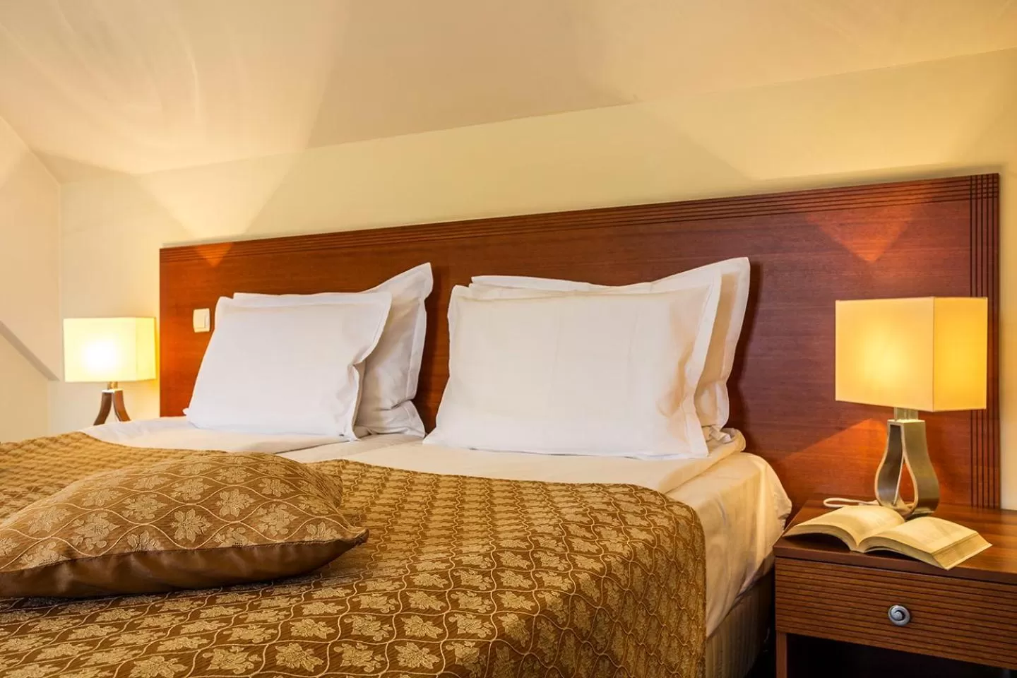 Bed in Sofia Place Hotel by HMG