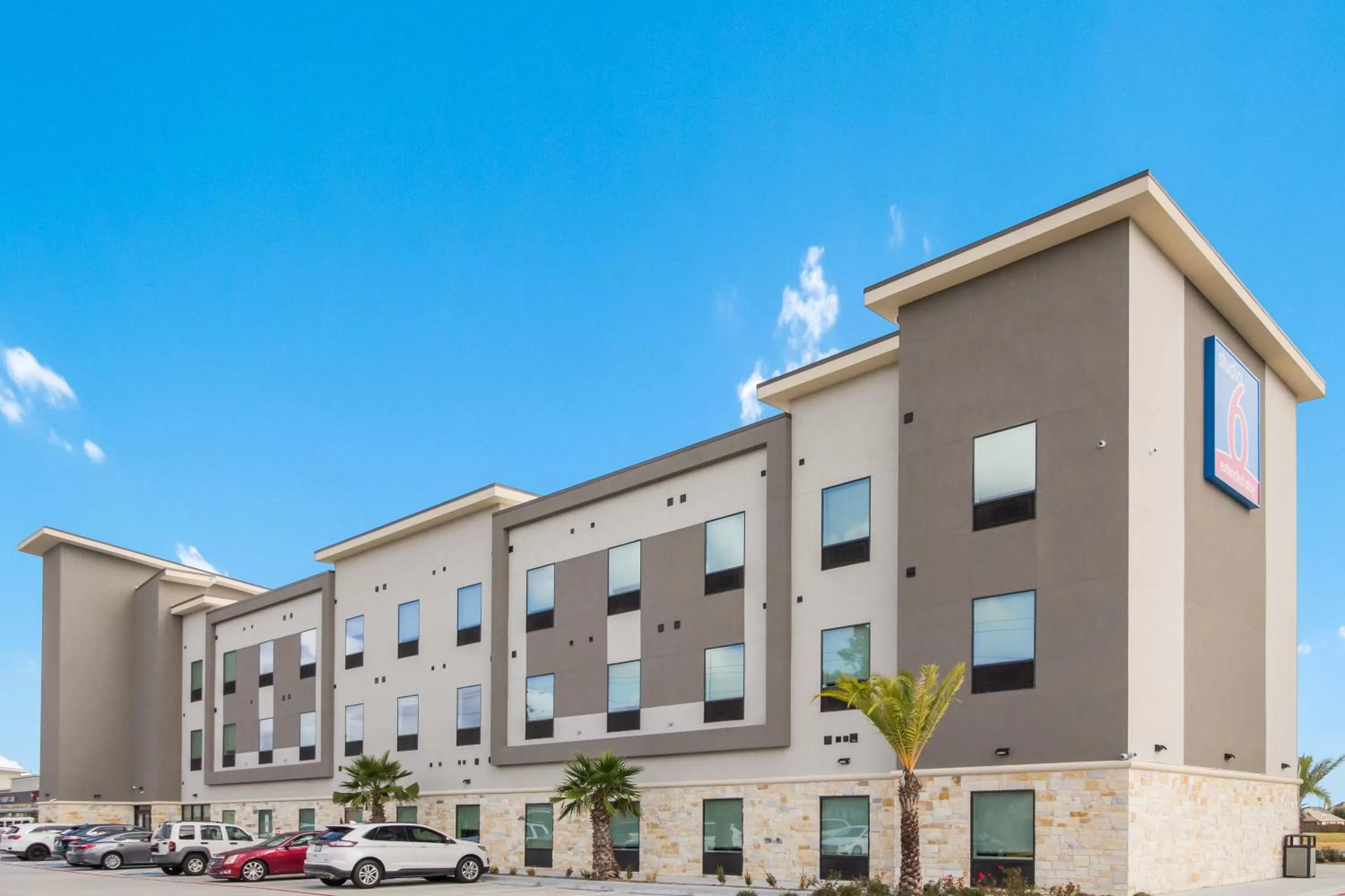 Property building in Studio 6 Katy, Tx