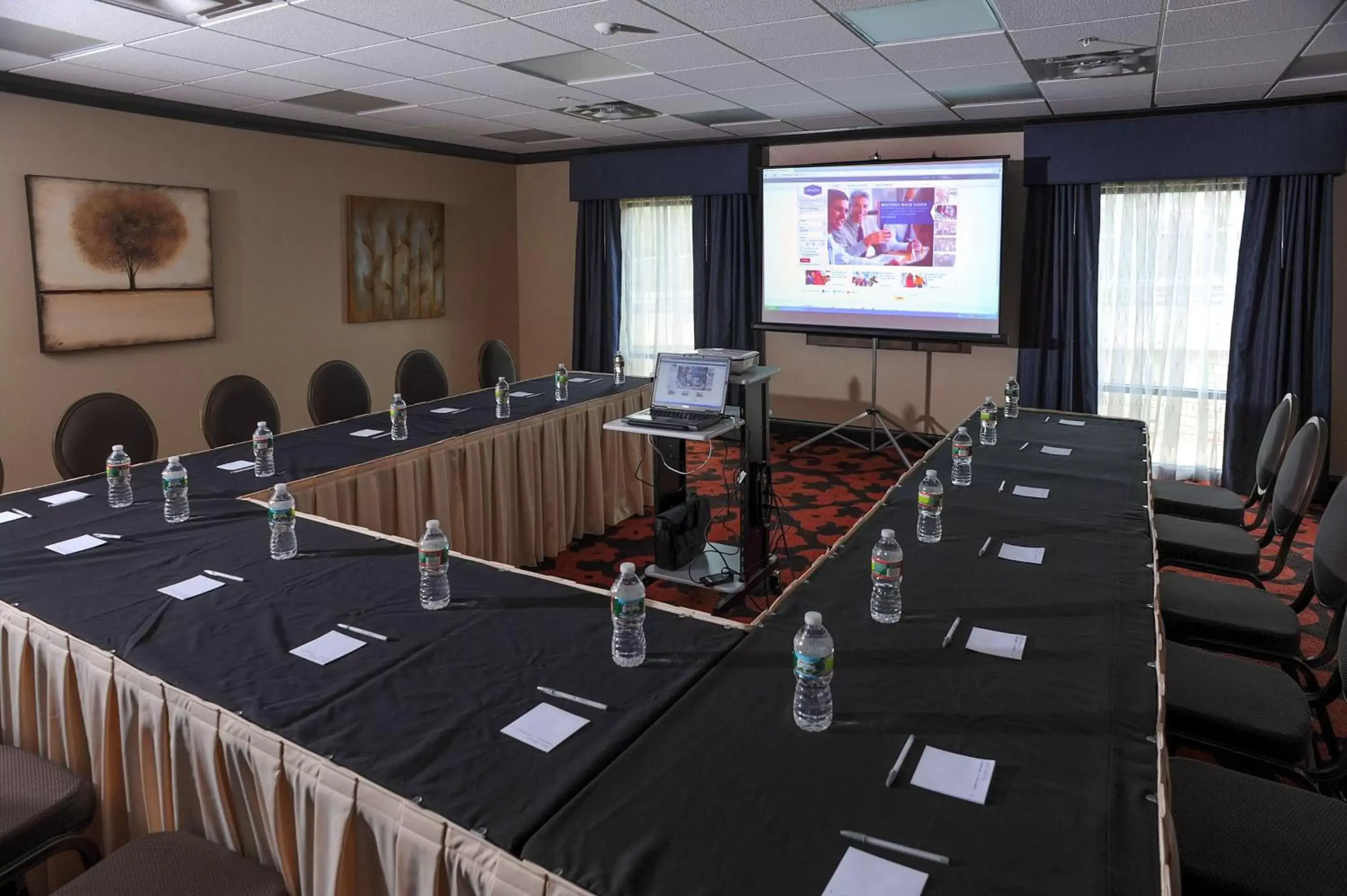 Meeting/conference room in Hampton Inn Neptune