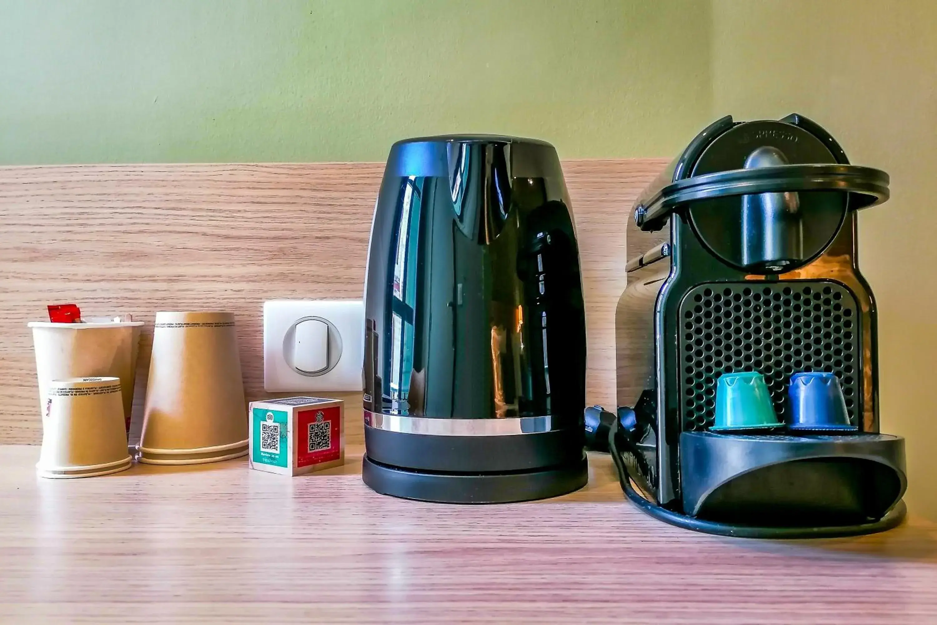 Coffee/Tea Facilities in Hôtel Du Centre, un hôtel AMMI