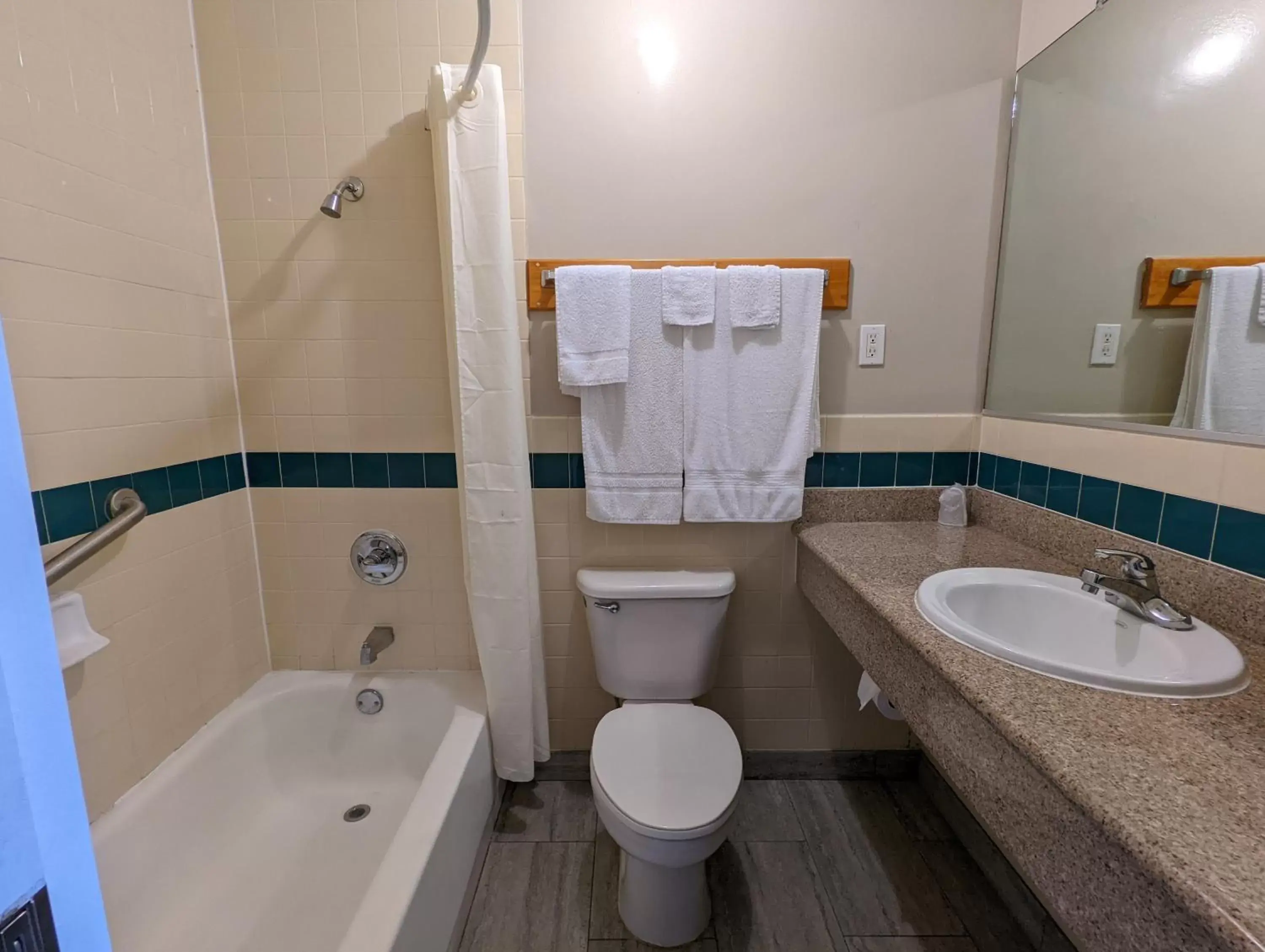 Toilet, Bathroom in Americas Best Value Inn Oxnard-Port Hueneme