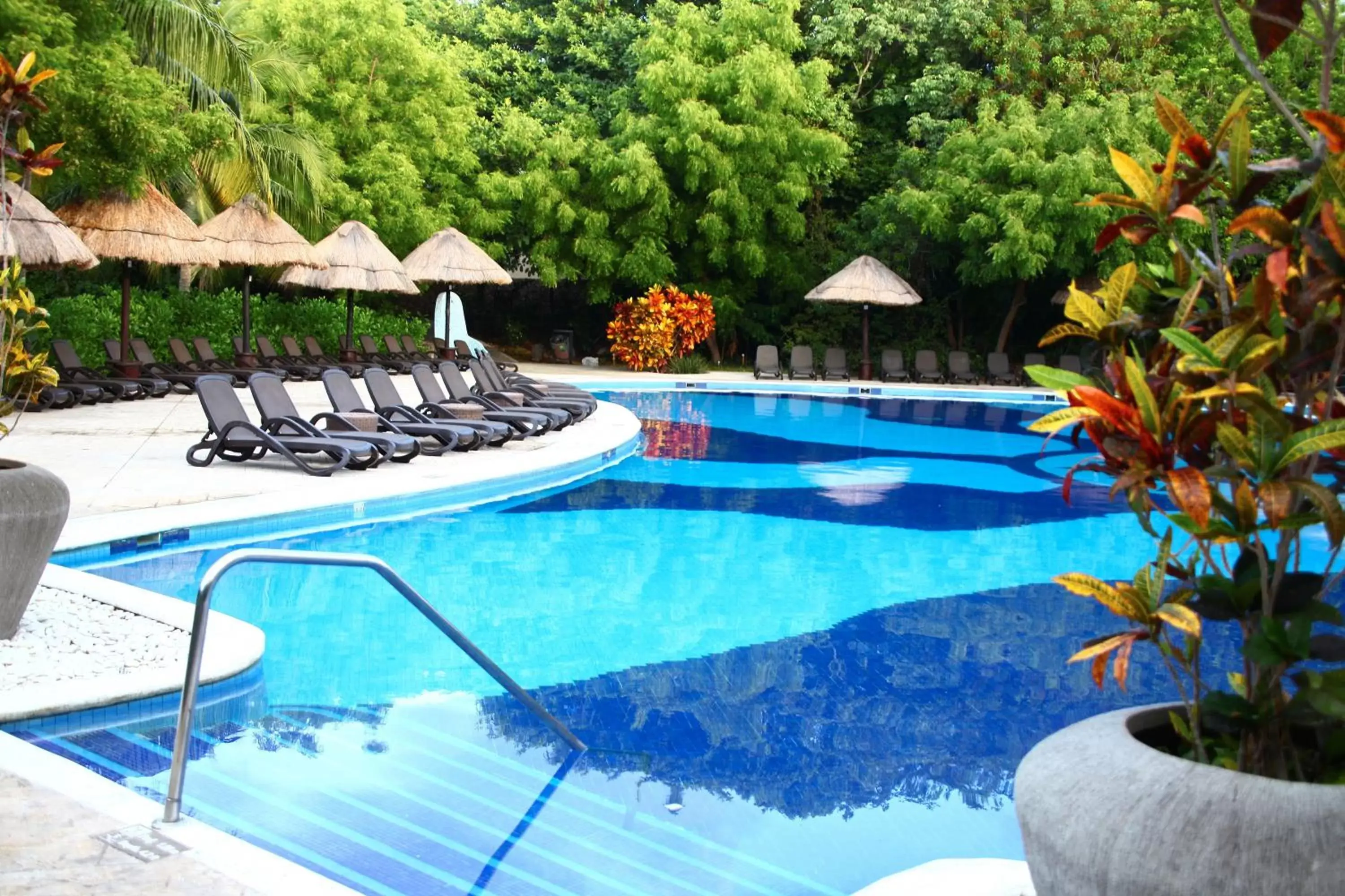 Swimming Pool in Select Club at Sandos Caracol All Inclusive - Adults Only Area