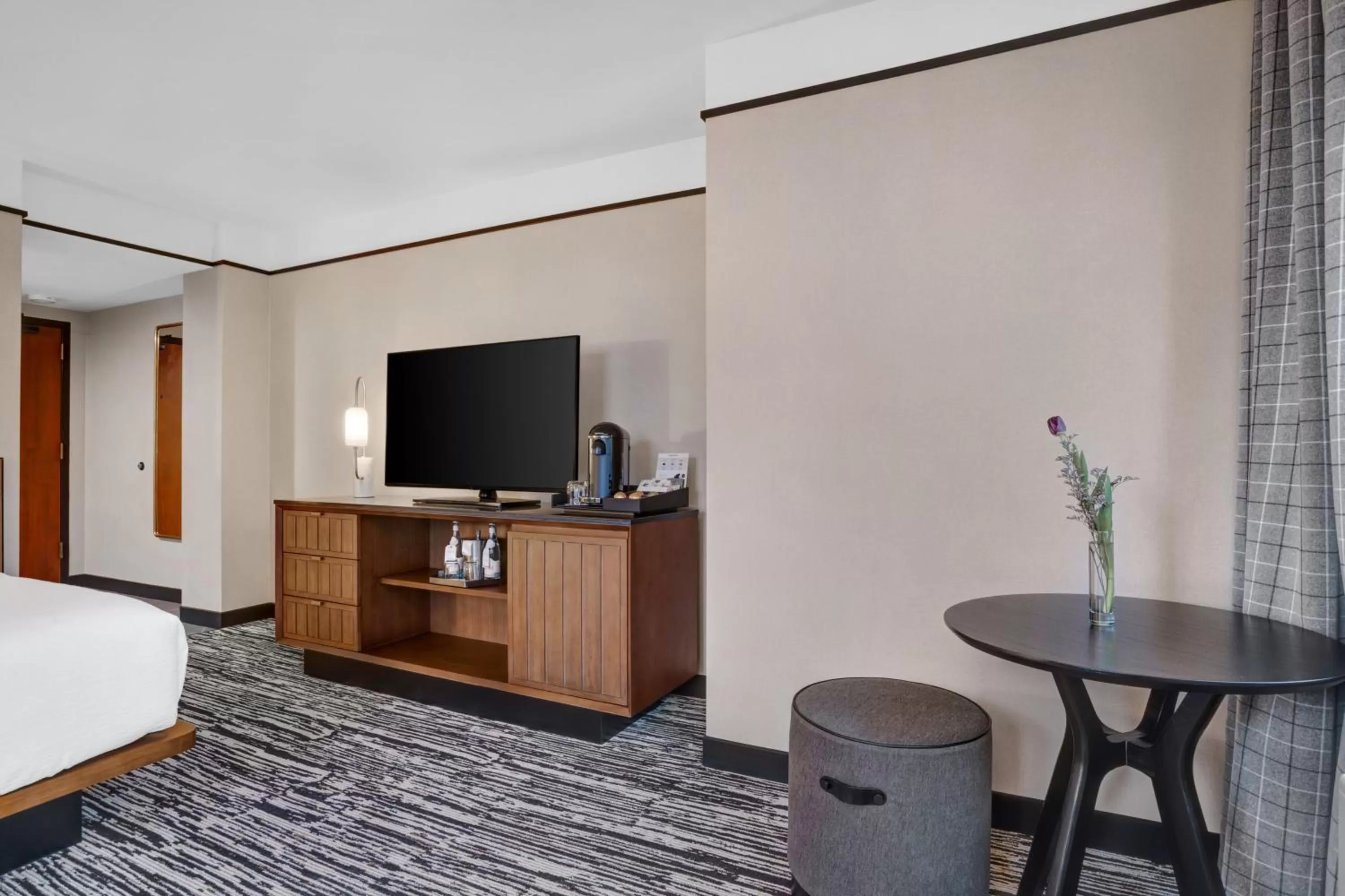 Bedroom, Bed in Hotel Indigo - Minneapolis Downtown by IHG