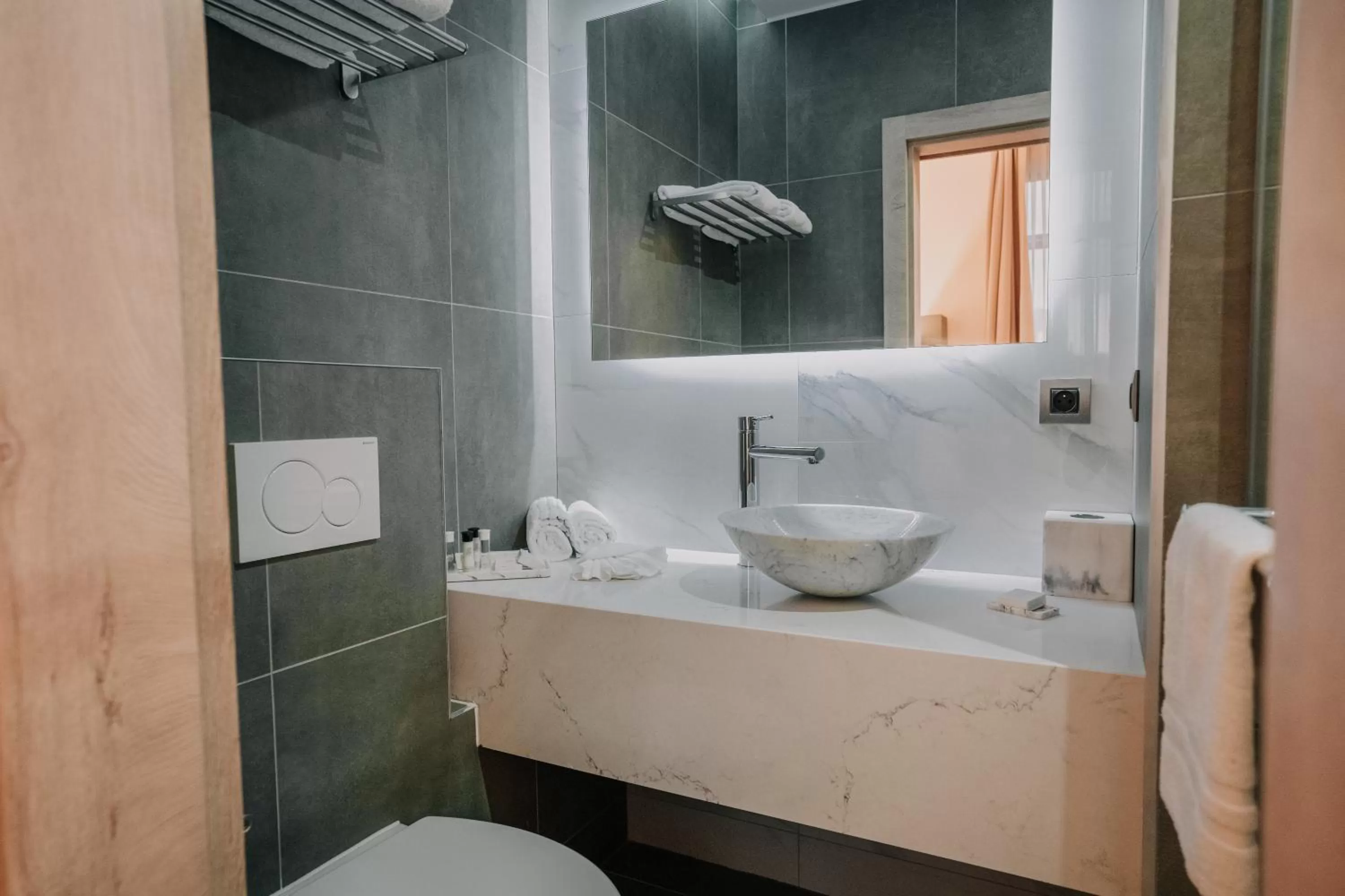 Bathroom in Hôtel Concorde