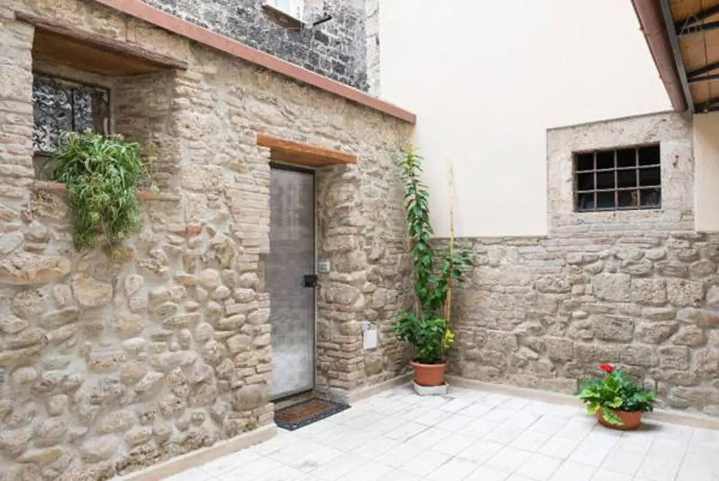 Patio, Property Building in Maisonrua'