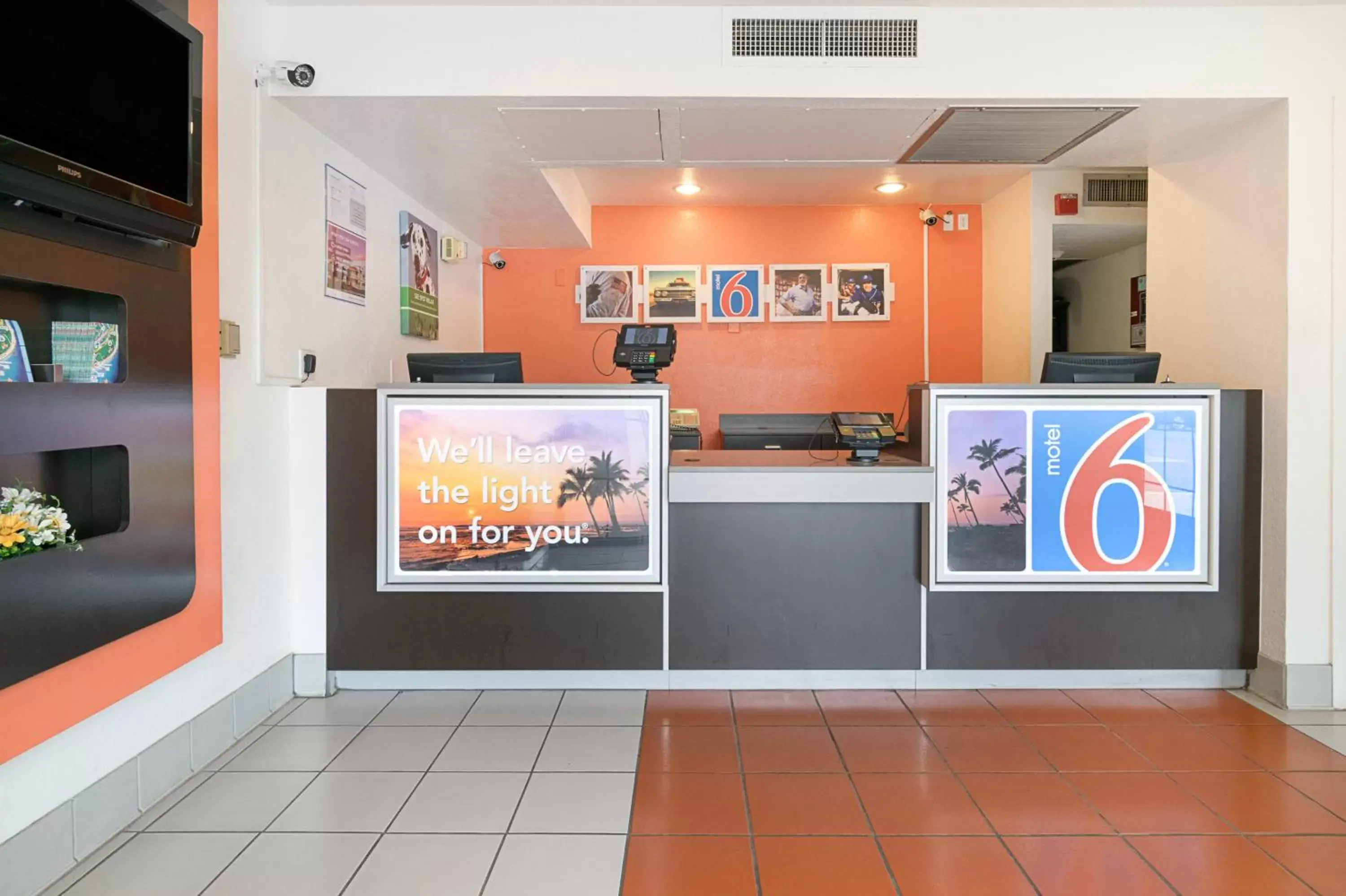 Lobby or reception, Lobby/Reception in Motel 6-Carpinteria, CA - Santa Barbara - South