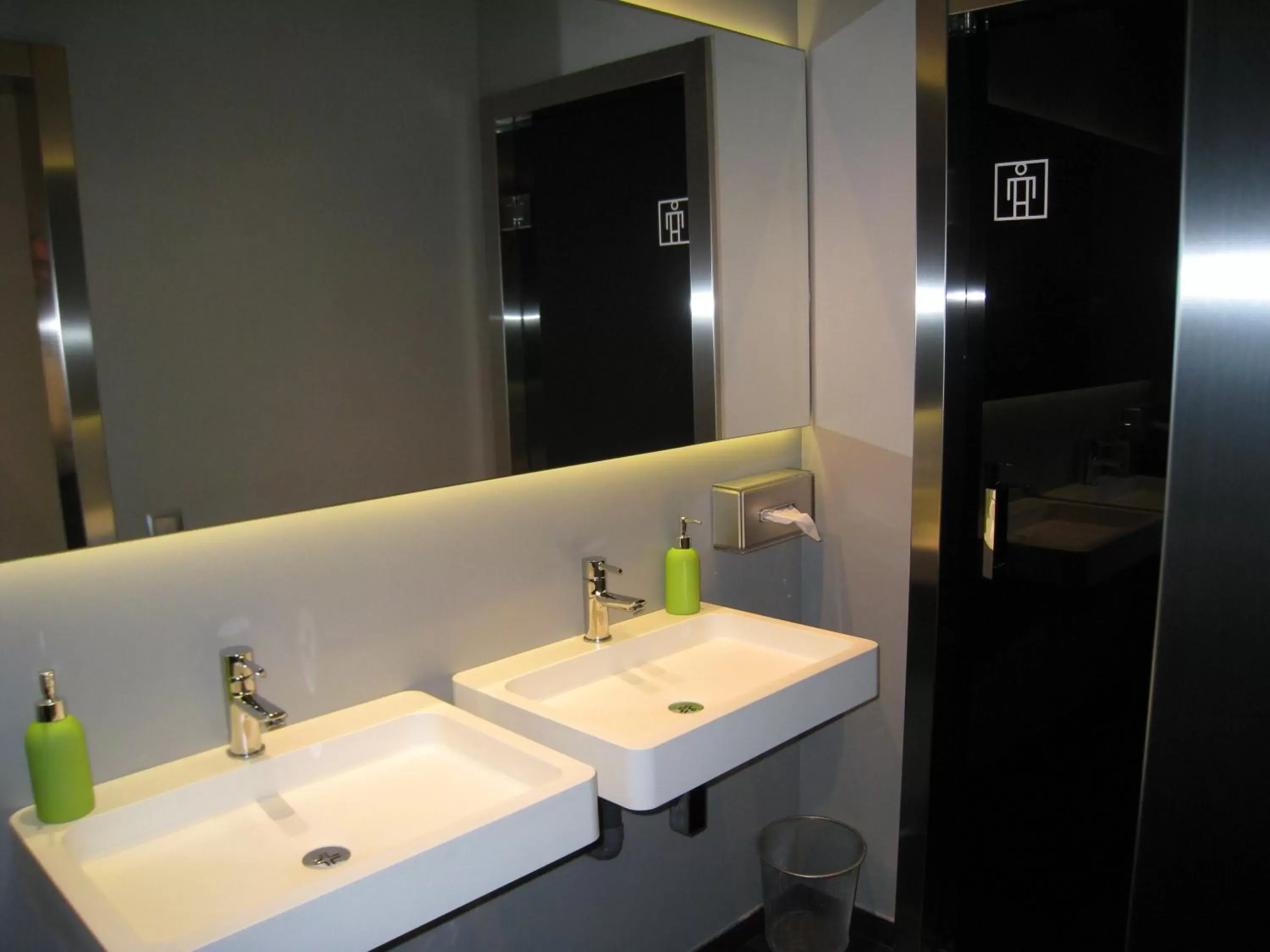 Bathroom in Hotel Leyre