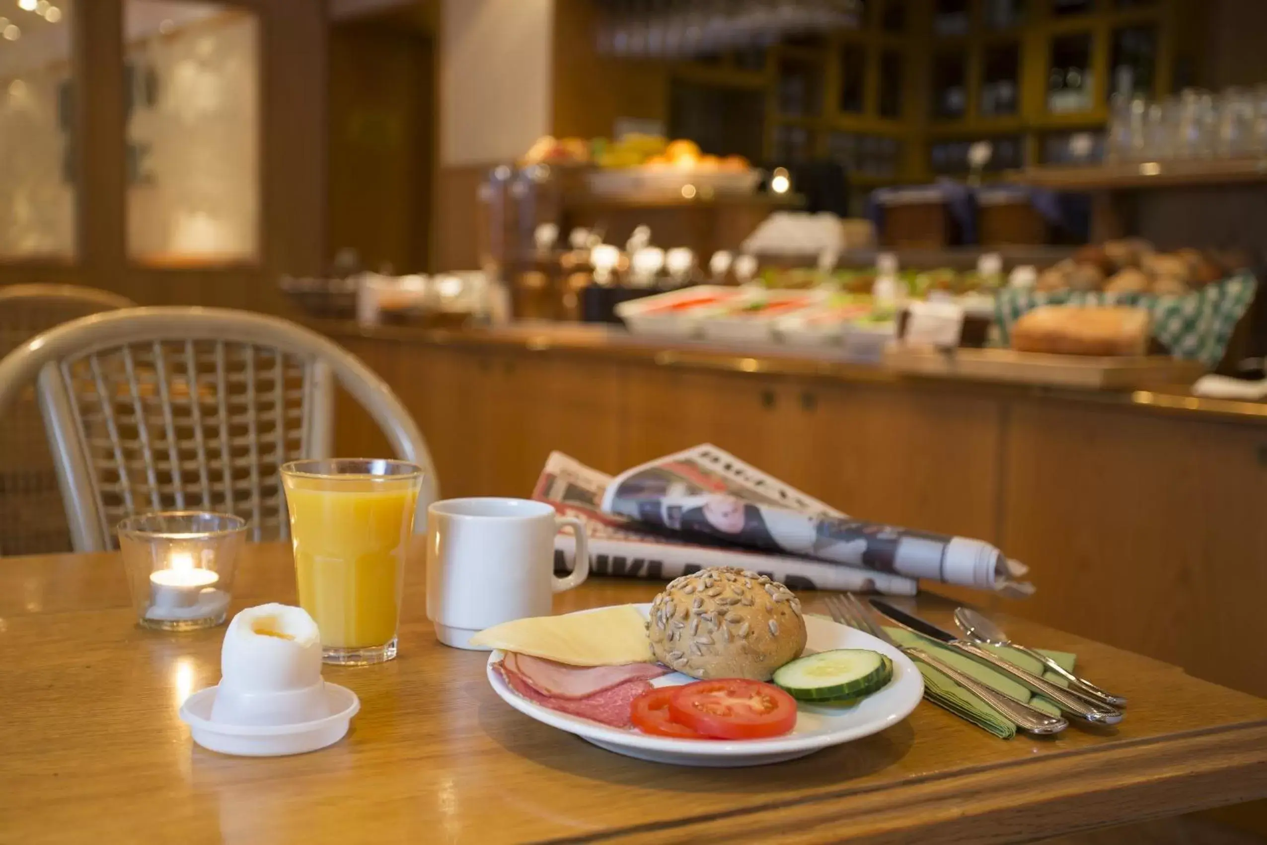 Restaurant/places to eat, Breakfast in Crystal Plaza Hotel