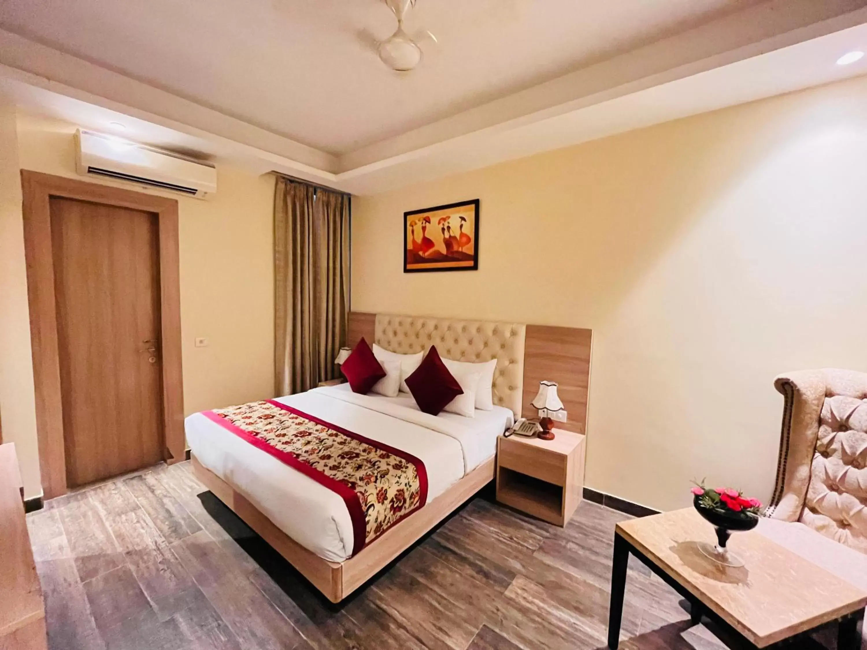 Bed in Hotel Banz - Near Delhi International Airport