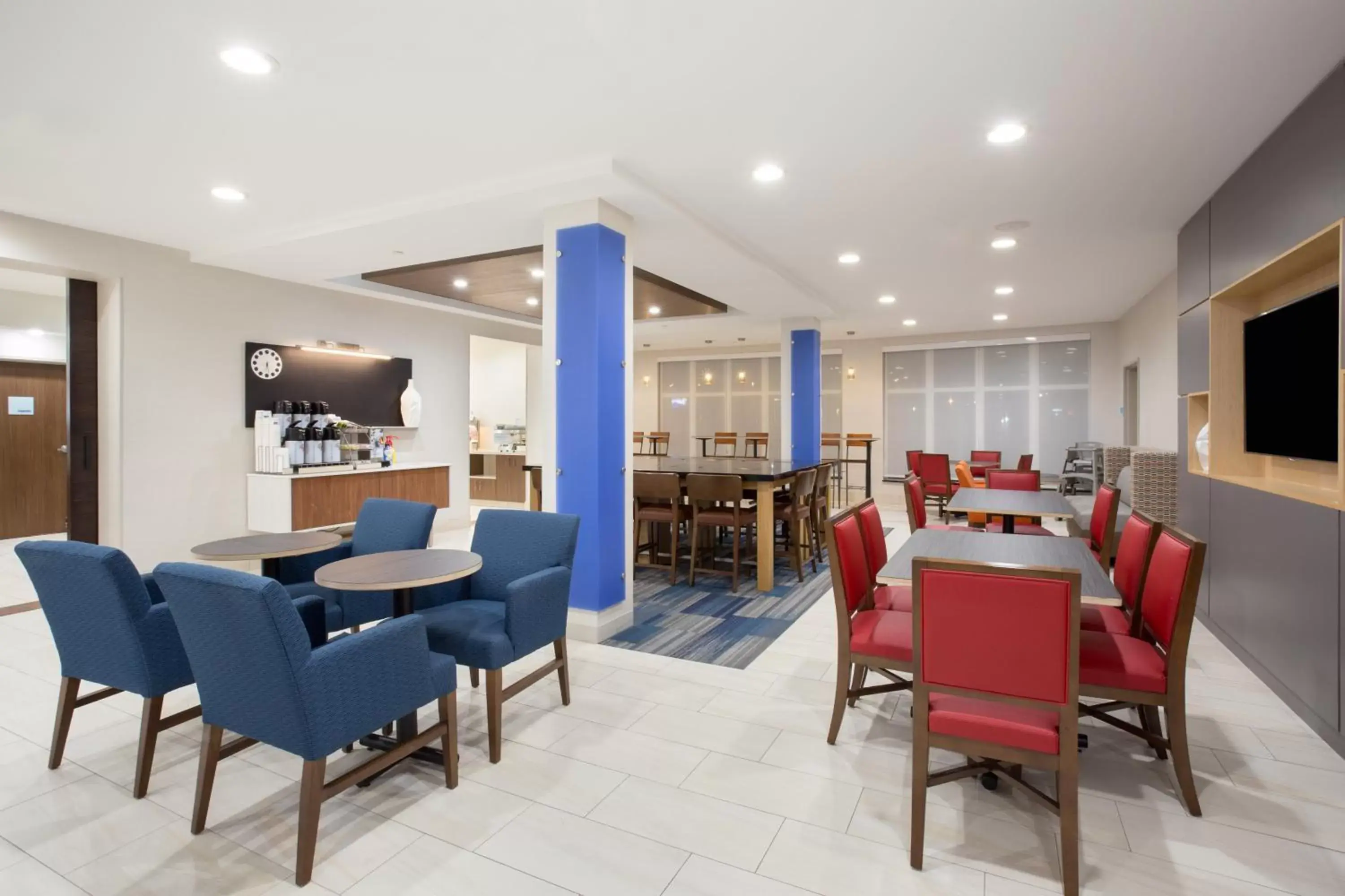 Breakfast, Restaurant/Places to Eat in Holiday Inn Express & Suites Amarillo, an IHG Hotel