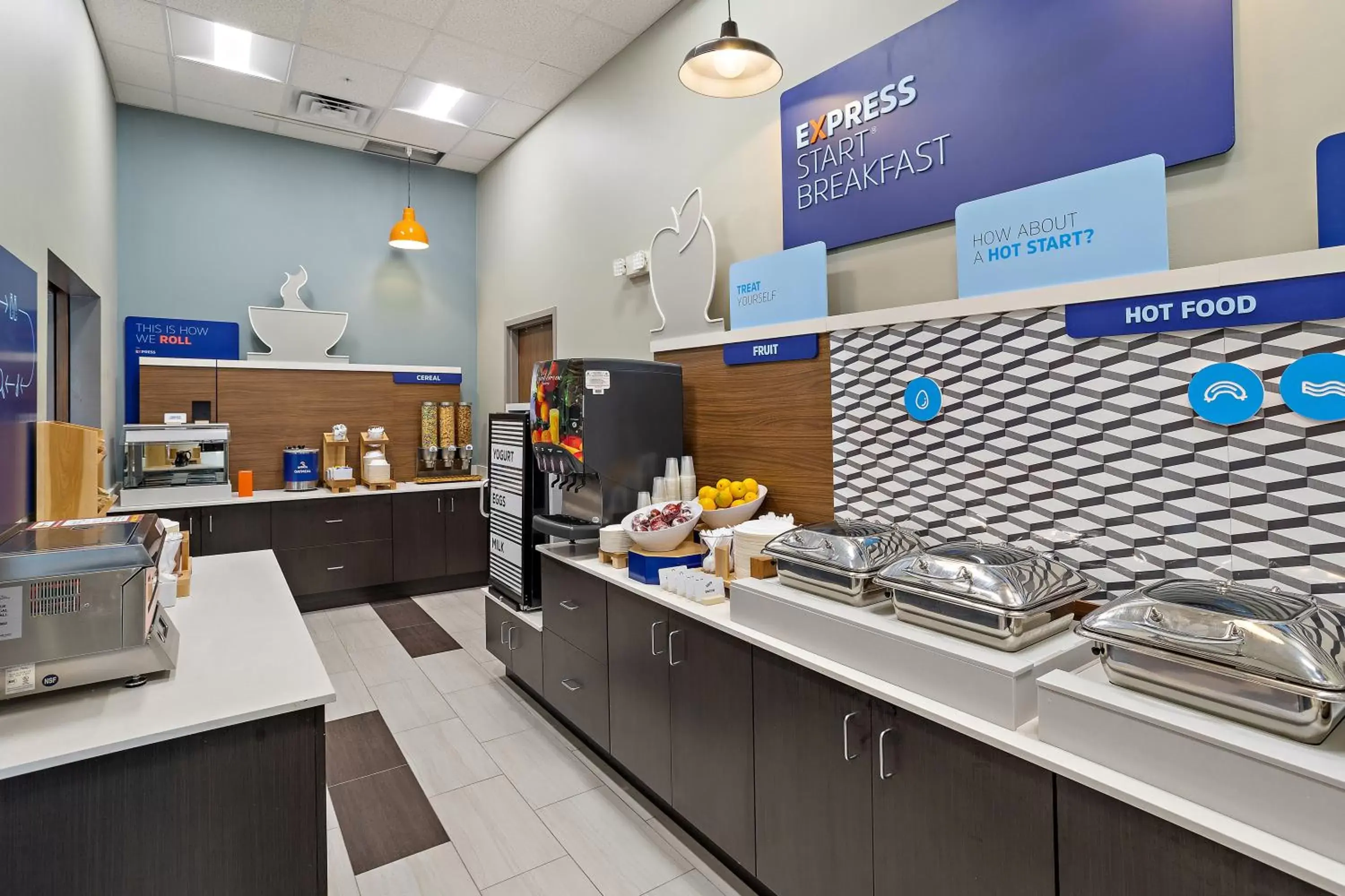 Food, Kitchen/Kitchenette in Holiday Inn Express St. Augustine - Vilano Beach, an IHG Hotel