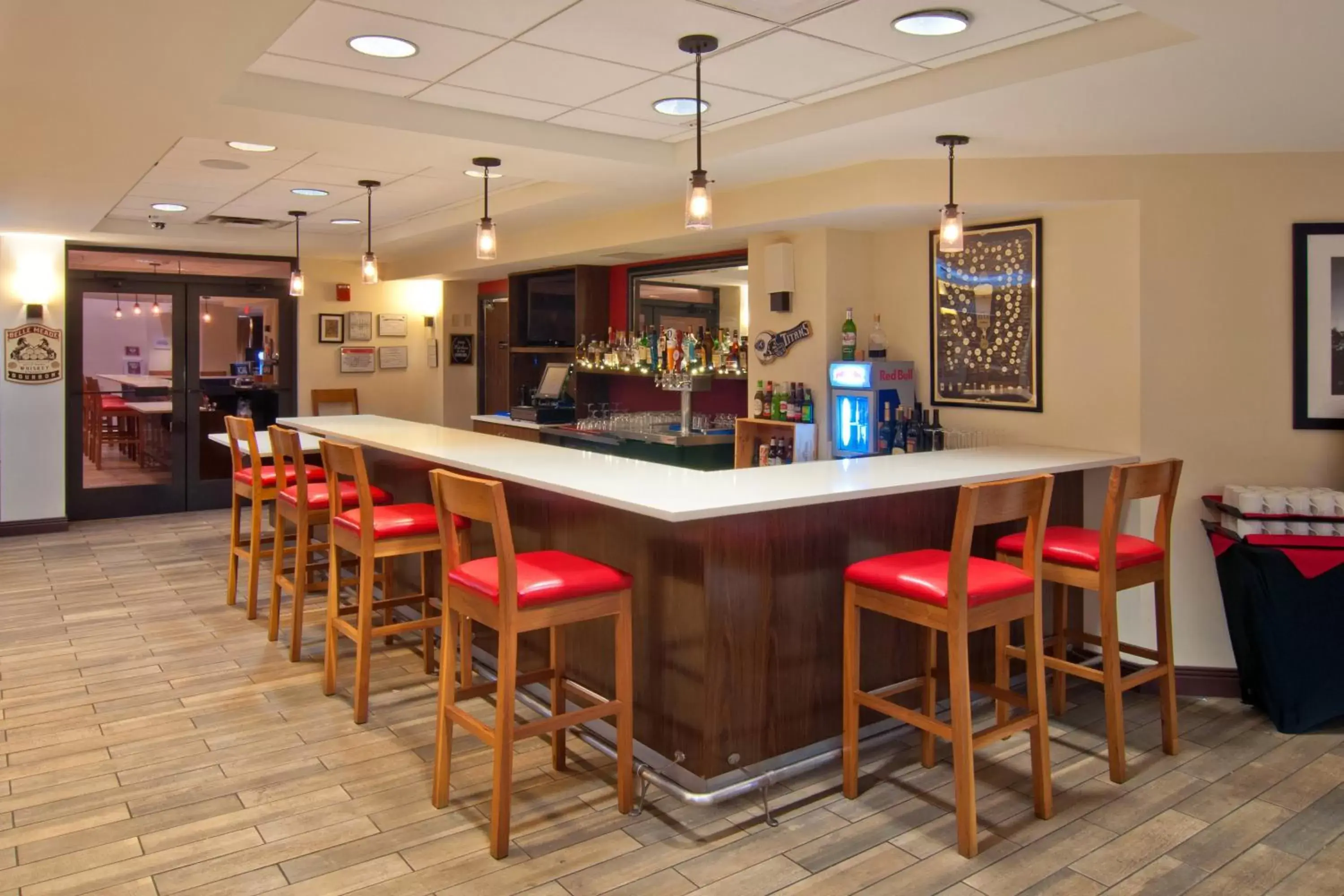 Restaurant/places to eat, Lounge/Bar in Four Points by Sheraton Nashville Airport