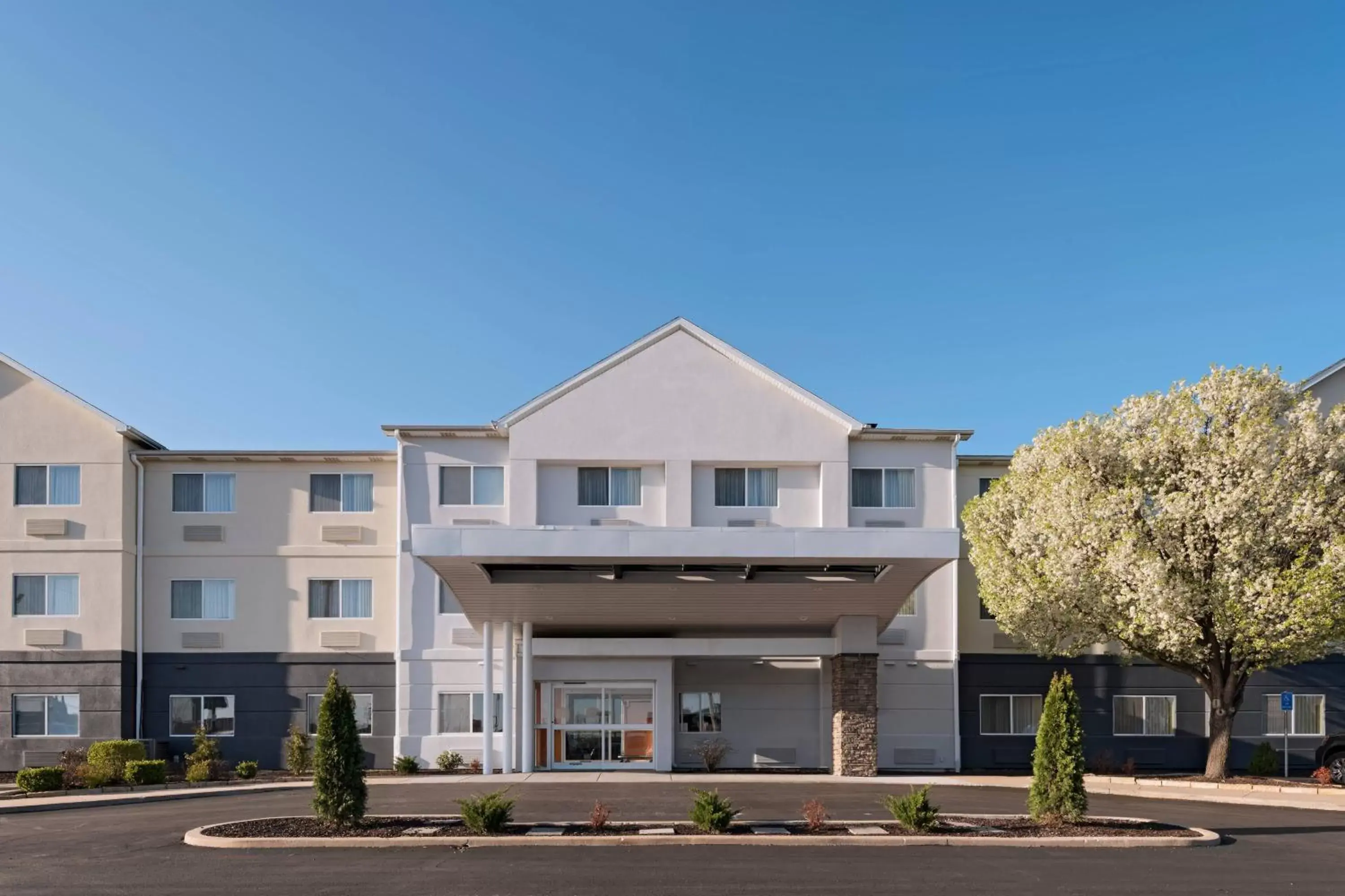 Property Building in Fairfield Inn Joplin