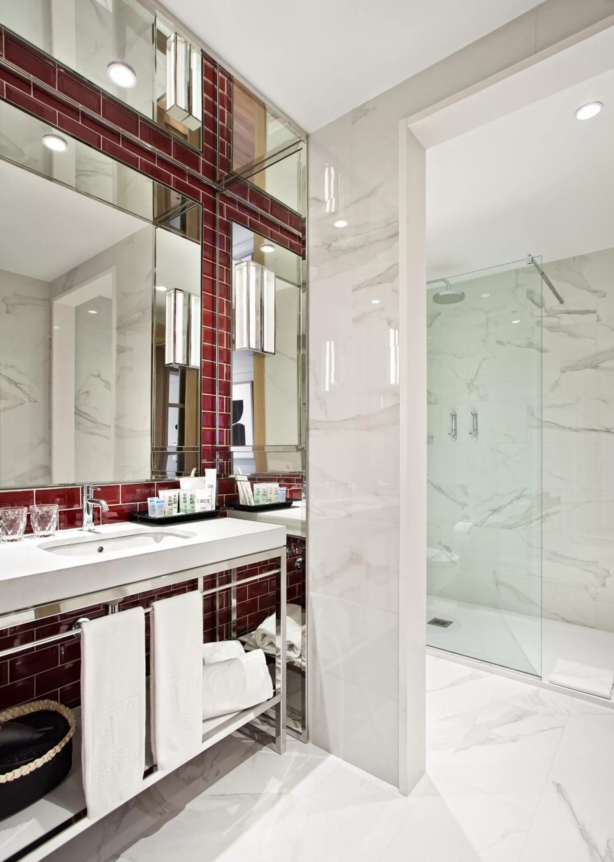 Bathroom in Vincci Ponte de Ferro