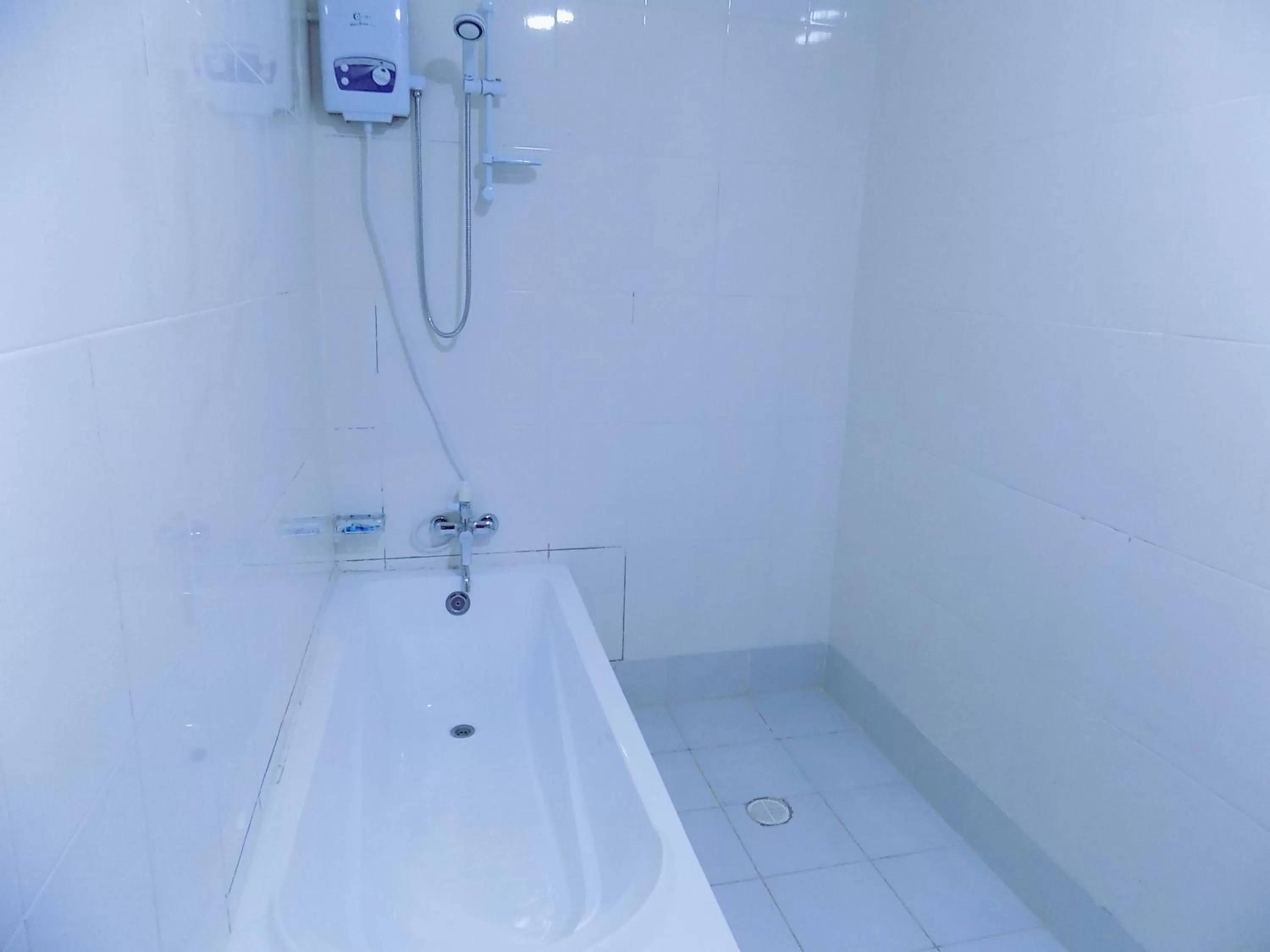 Shower in Sunrise Hotel Kampala