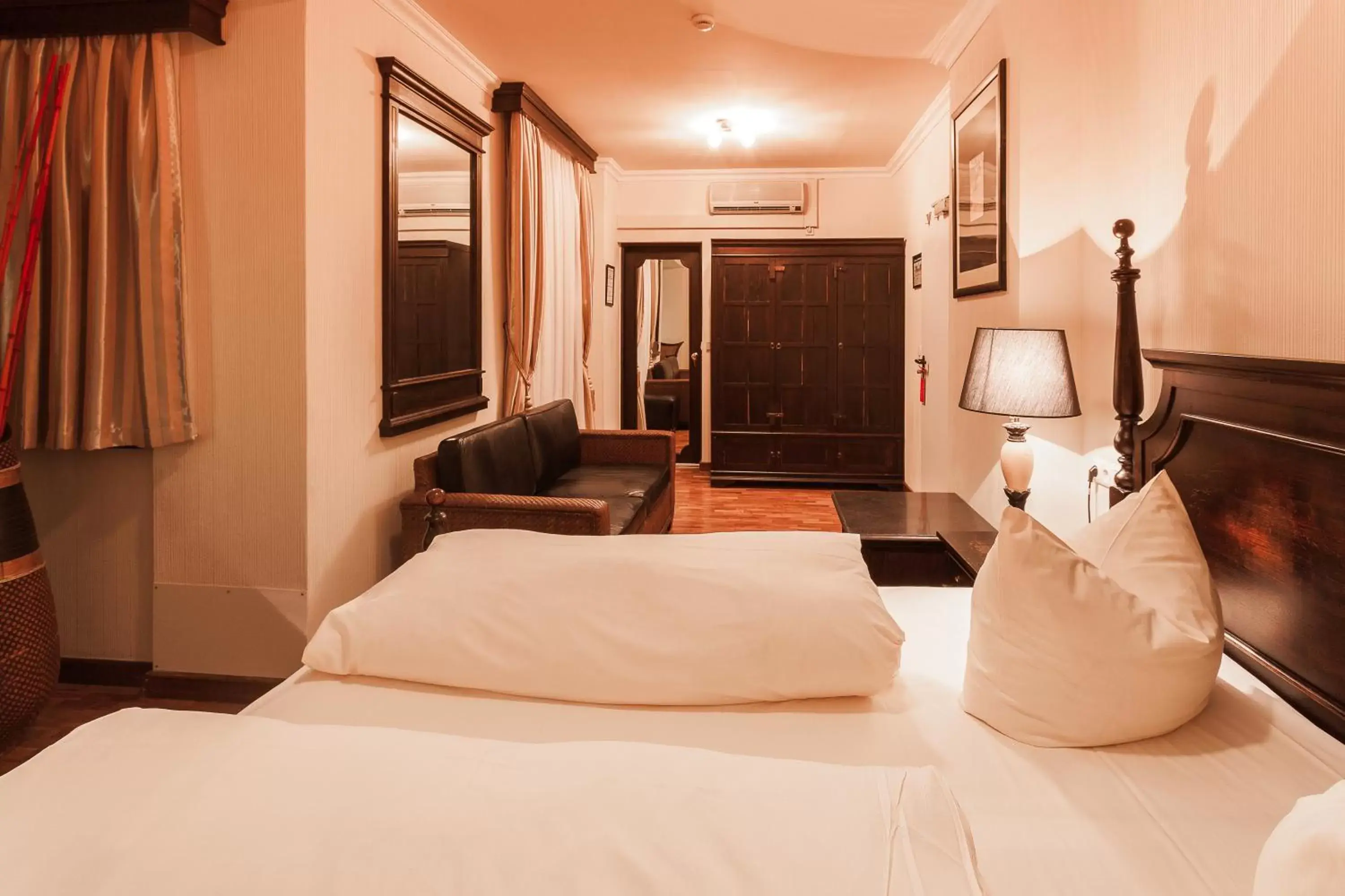 Junior Suite Double (courtyard side) in Hotel Aviv Dresden Junior Suite Double (courtyard side) in Hotel Aviv Dresden