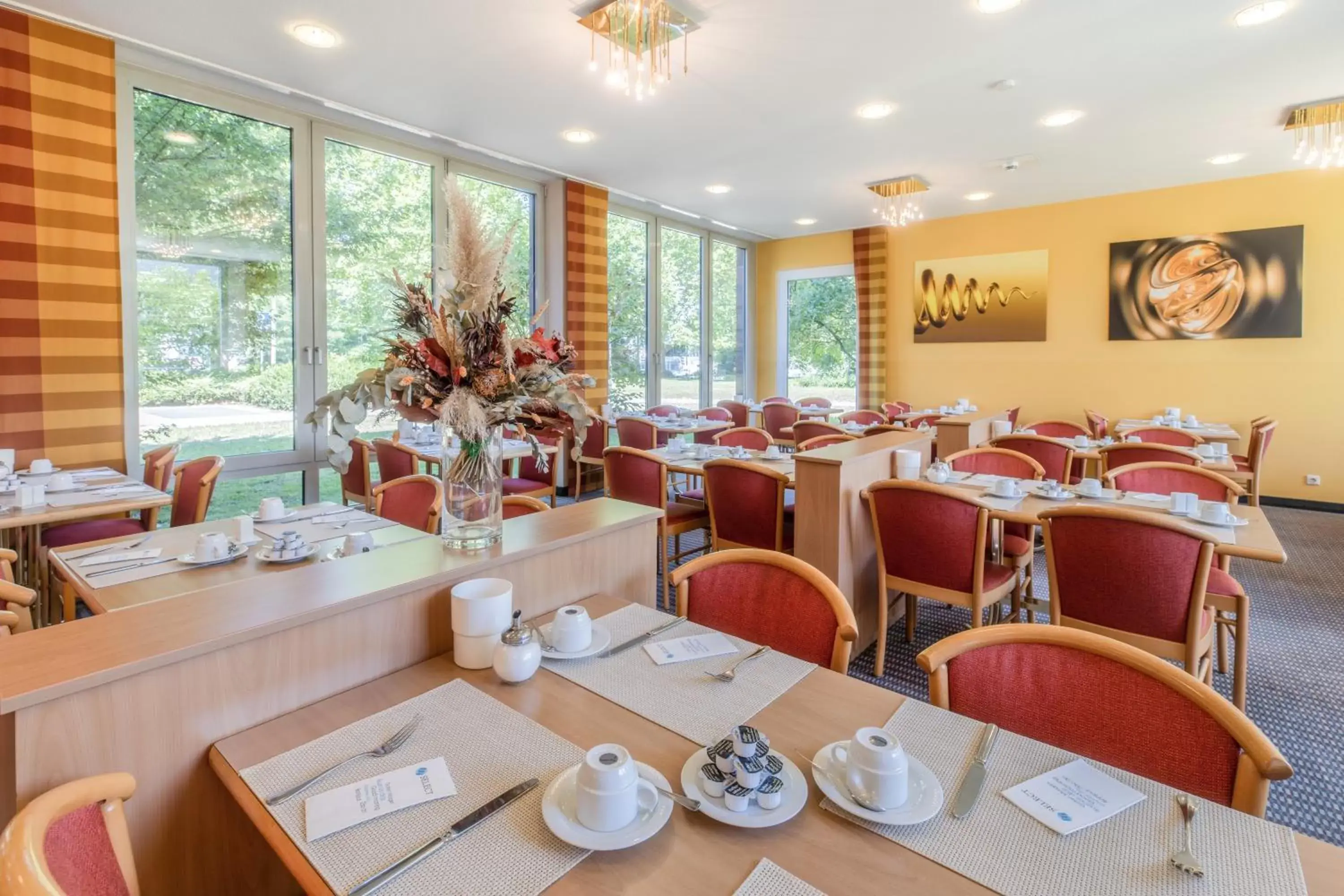 Restaurant/Places to Eat in Select Hotel Solingen