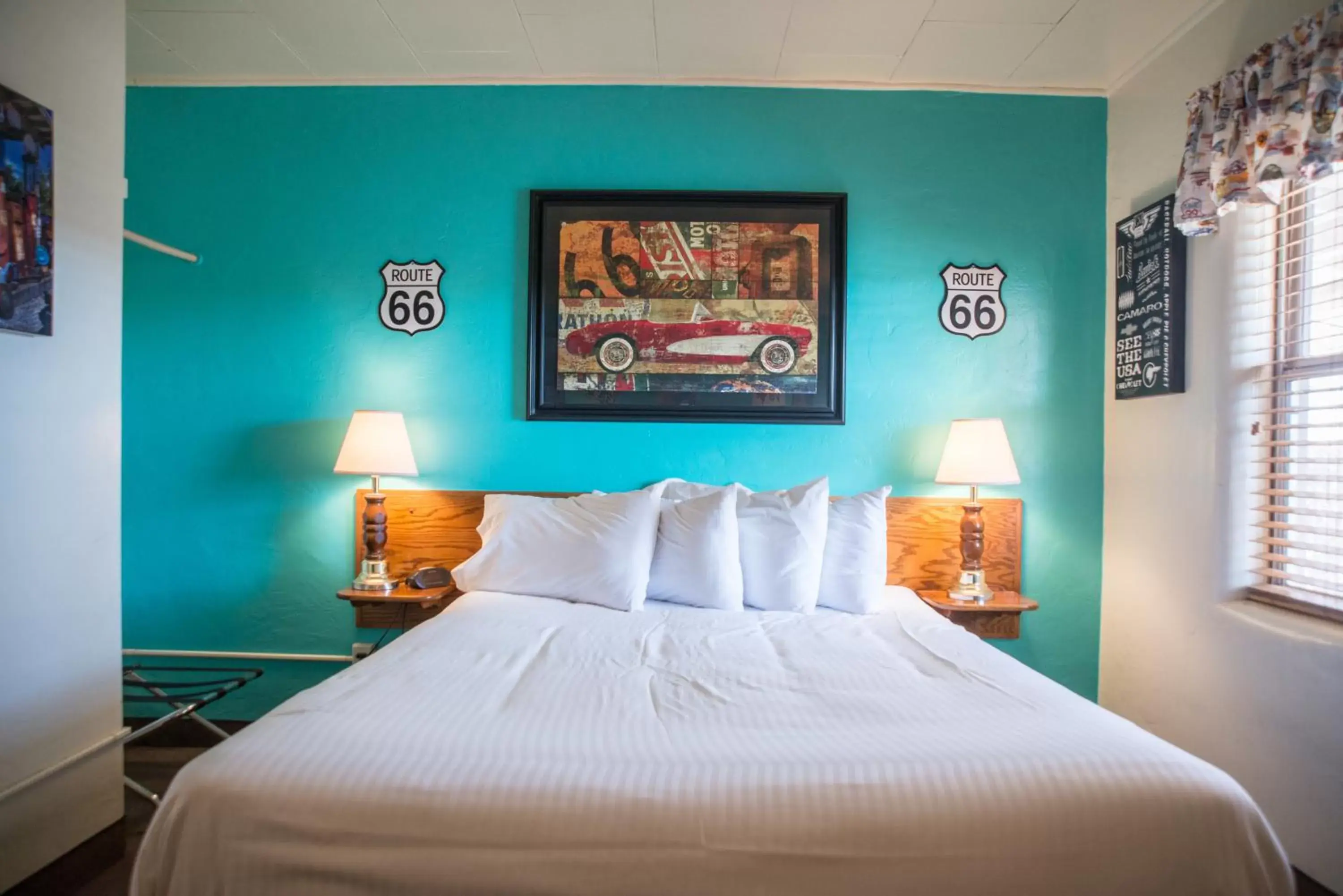 Bed in Historic Route 66 Motel